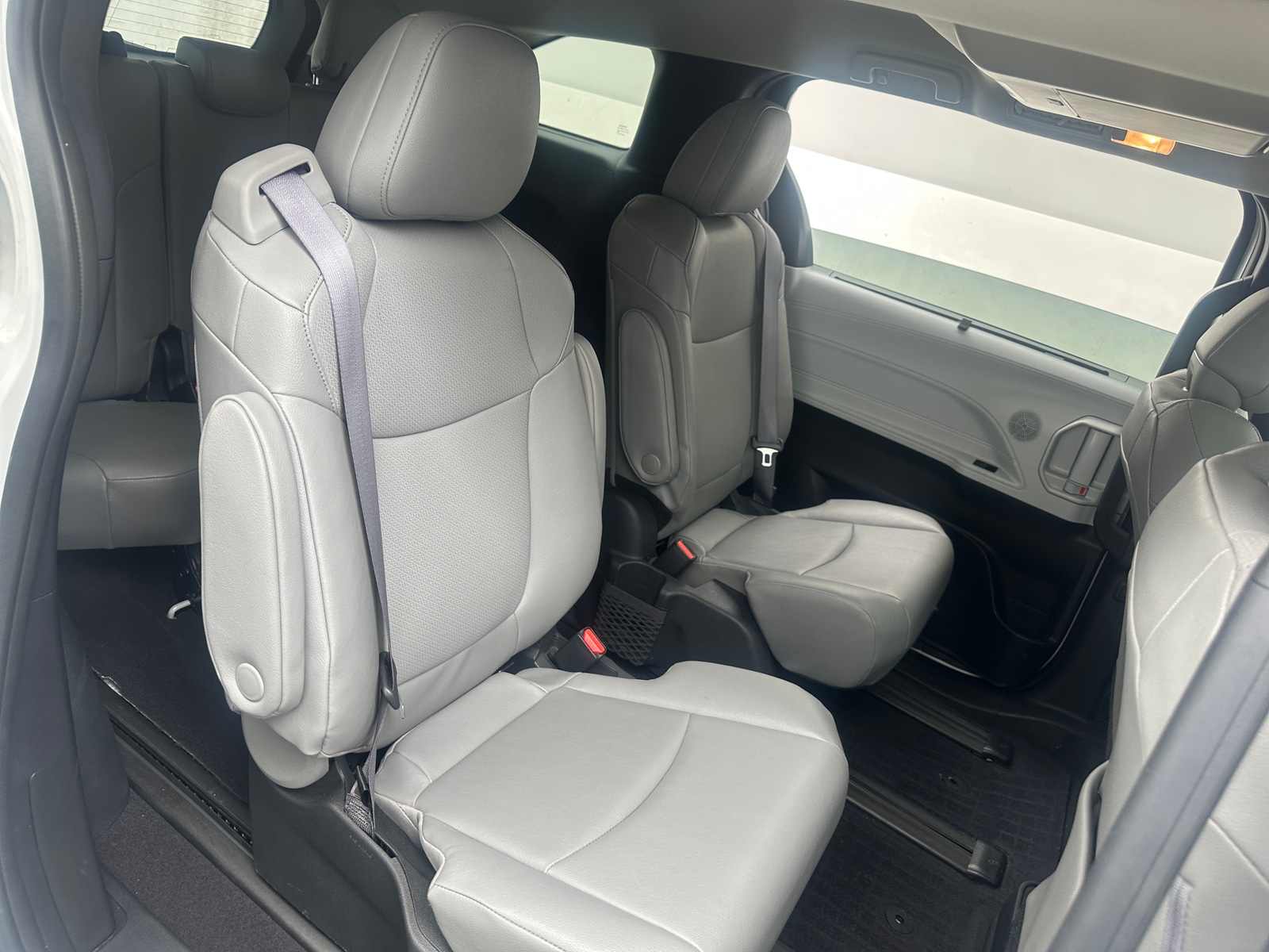 Thumbnail: 2025 Toyota Sienna - 5