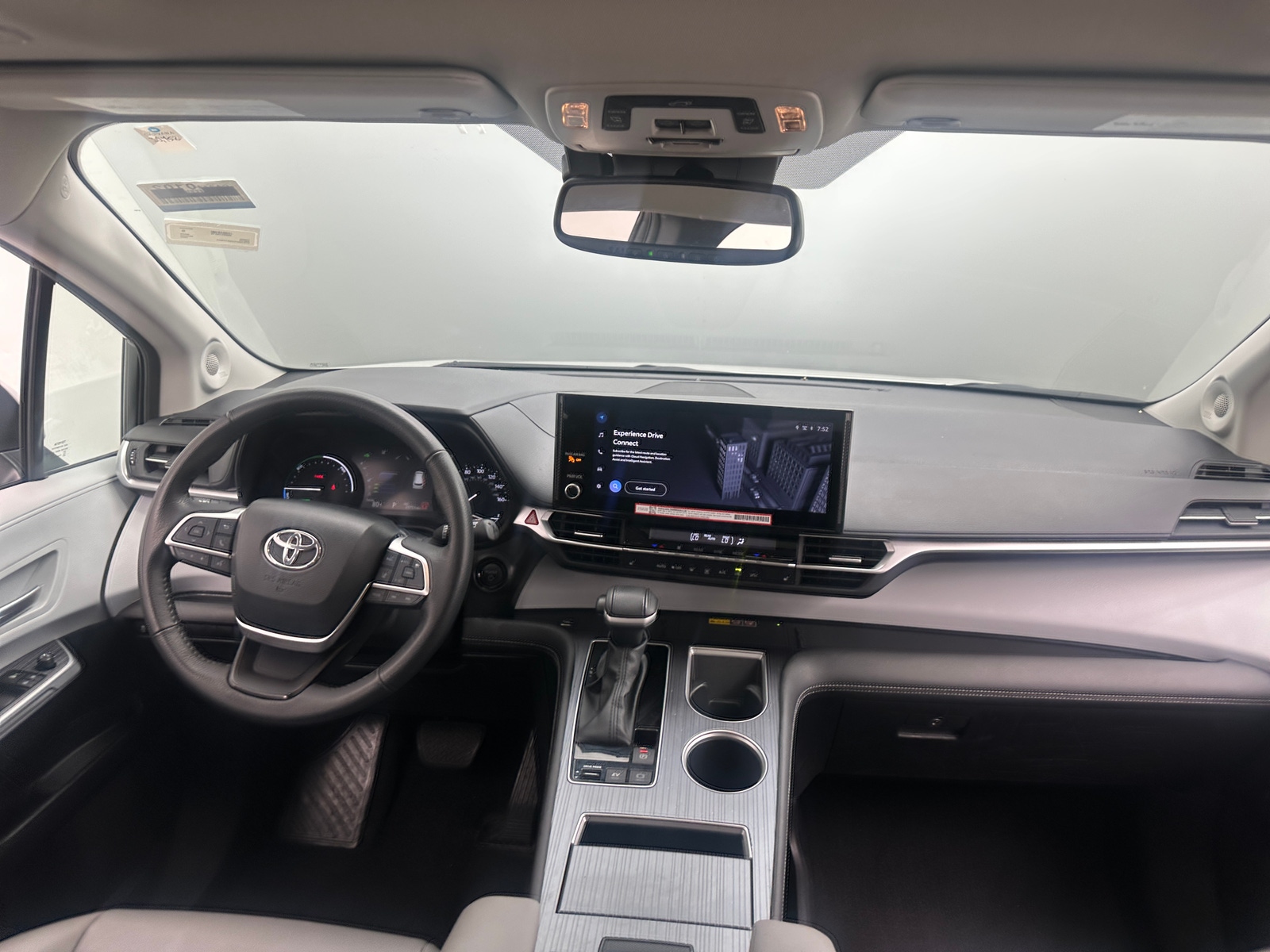 Thumbnail: 2025 Toyota Sienna - 2