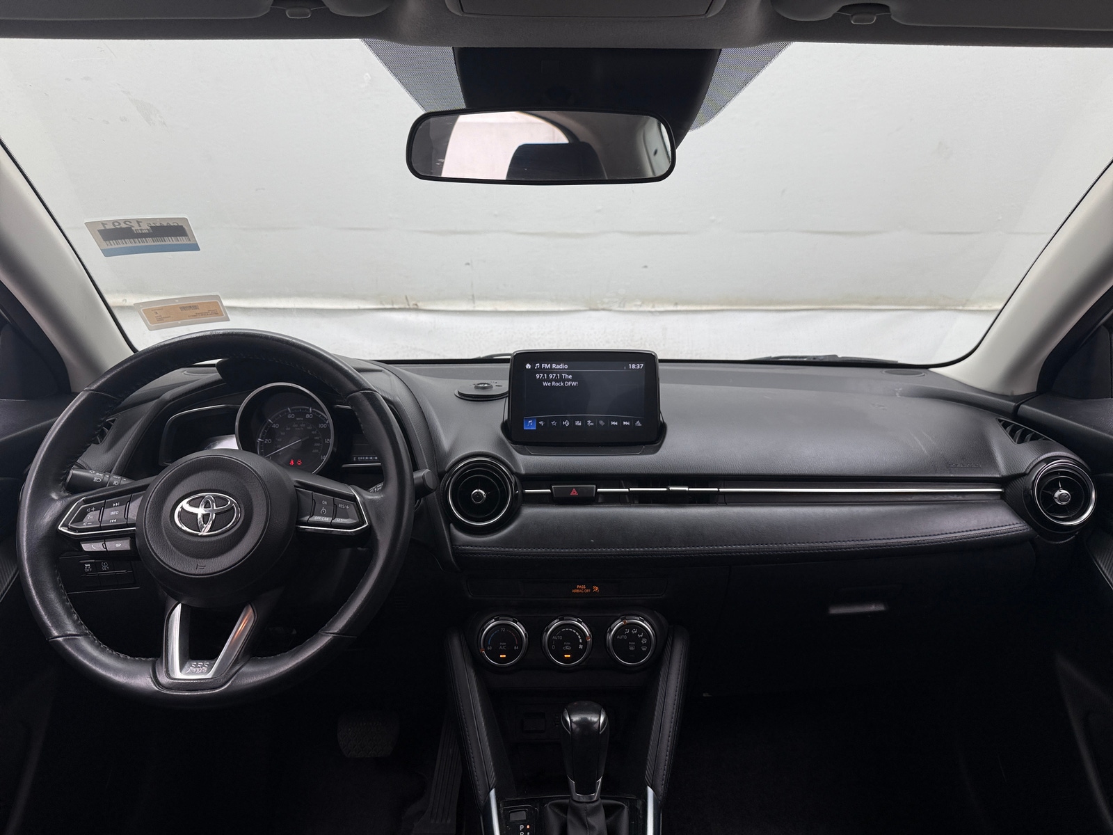 Thumbnail: 2020 Toyota Yaris - 3