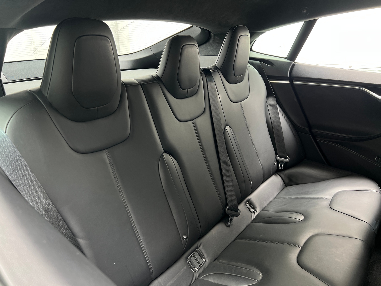 Thumbnail: 2015 Tesla Model S - 6