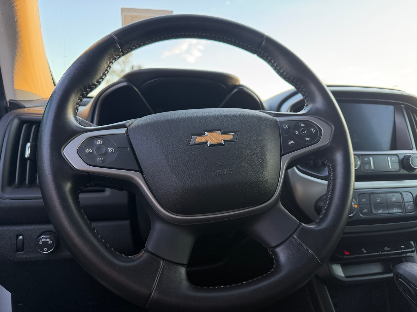 Thumbnail: 2022 Chevrolet Colorado - 5