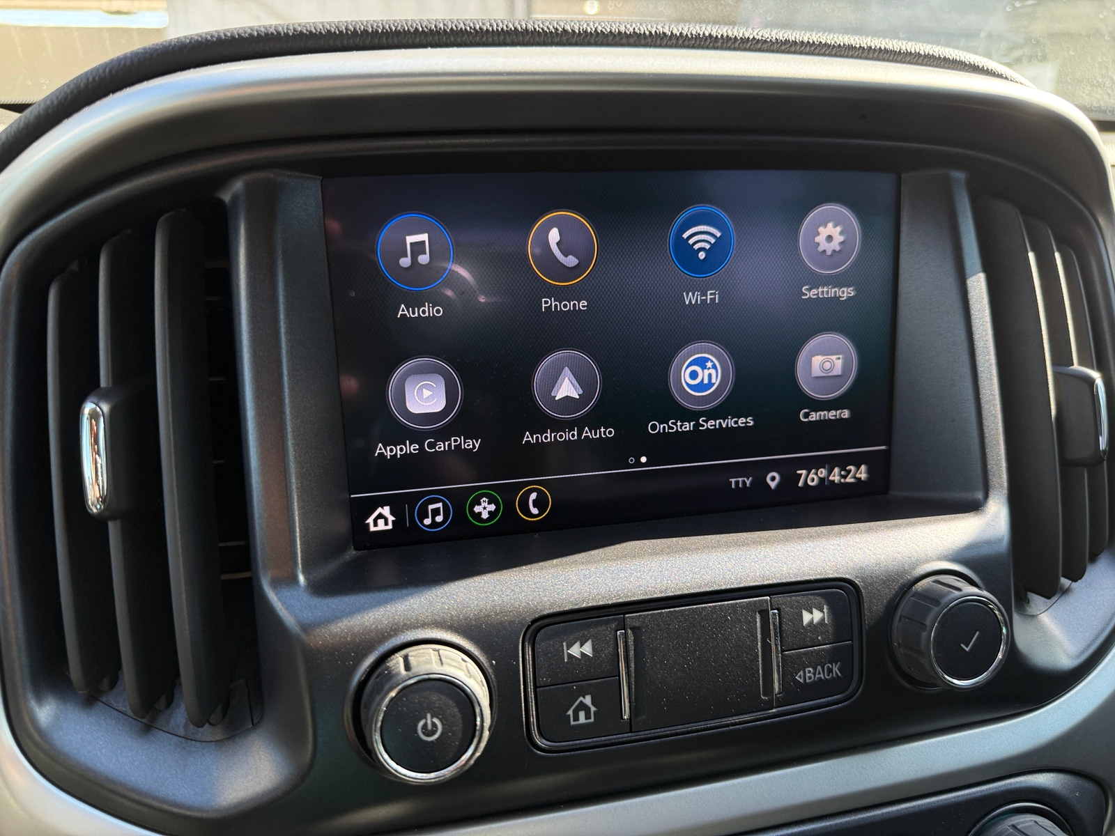 Thumbnail: 2022 Chevrolet Colorado - 4