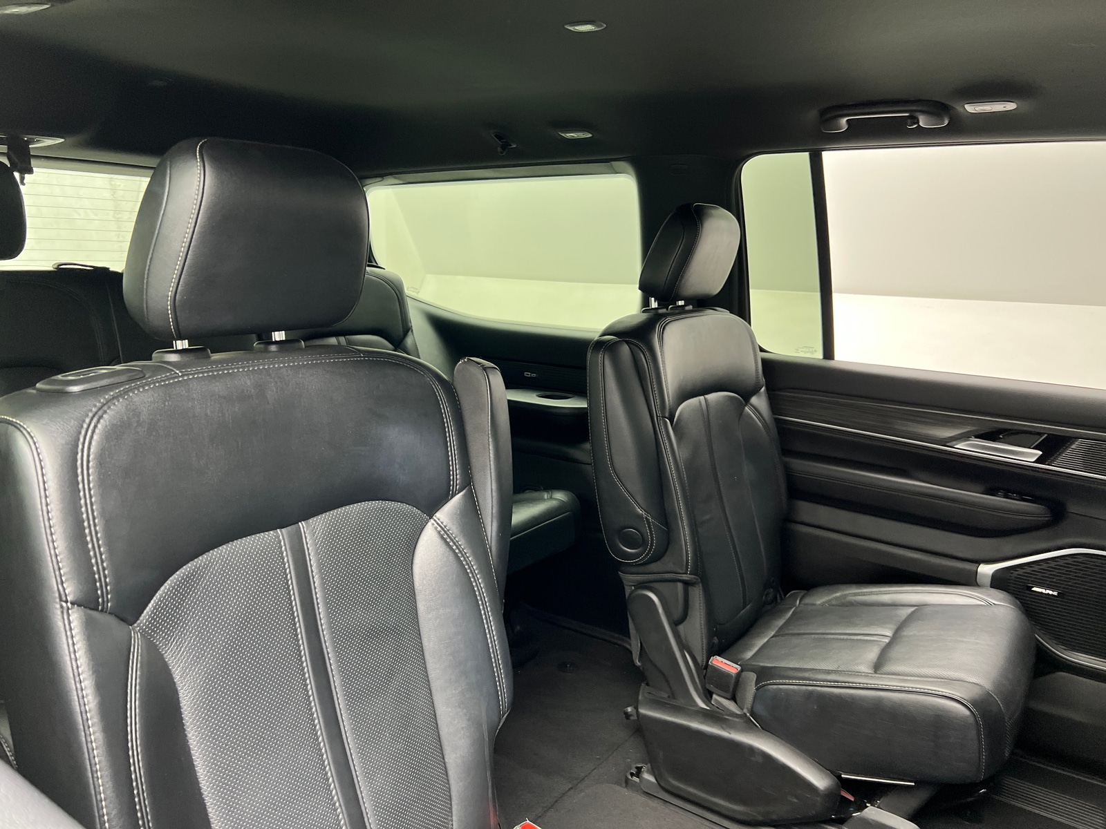 Thumbnail: 2024 Jeep Wagoneer - 5