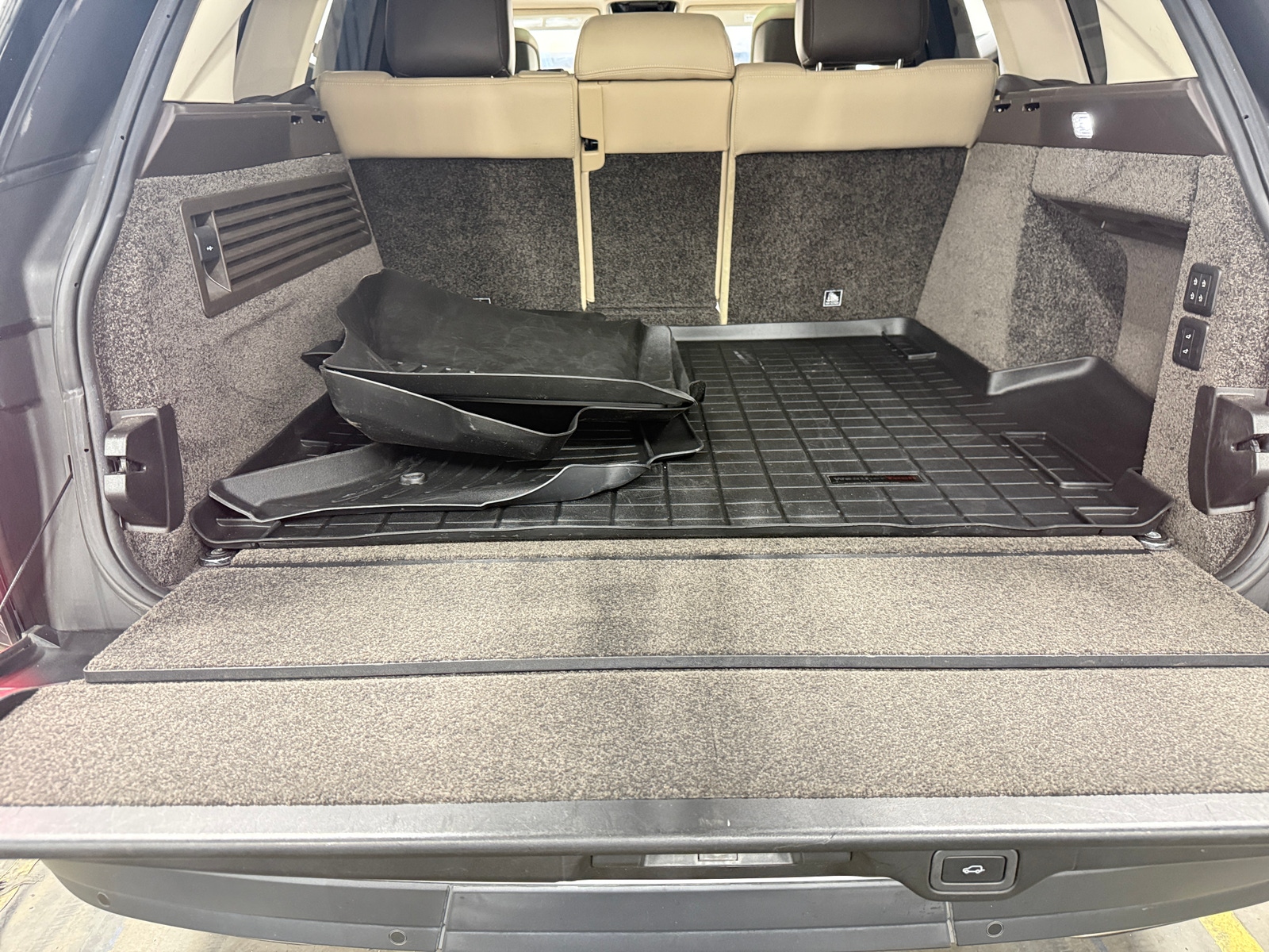 Thumbnail: 2022 Land Rover Range Rover - 6