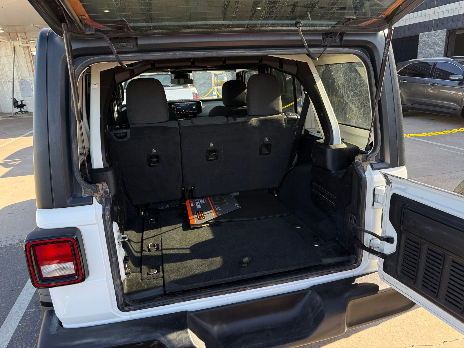 Thumbnail: 2024 Jeep Wrangler - 7