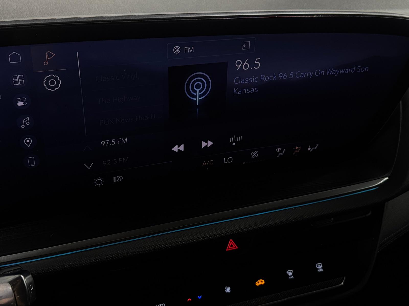 Thumbnail: 2024 Buick Envision - 3