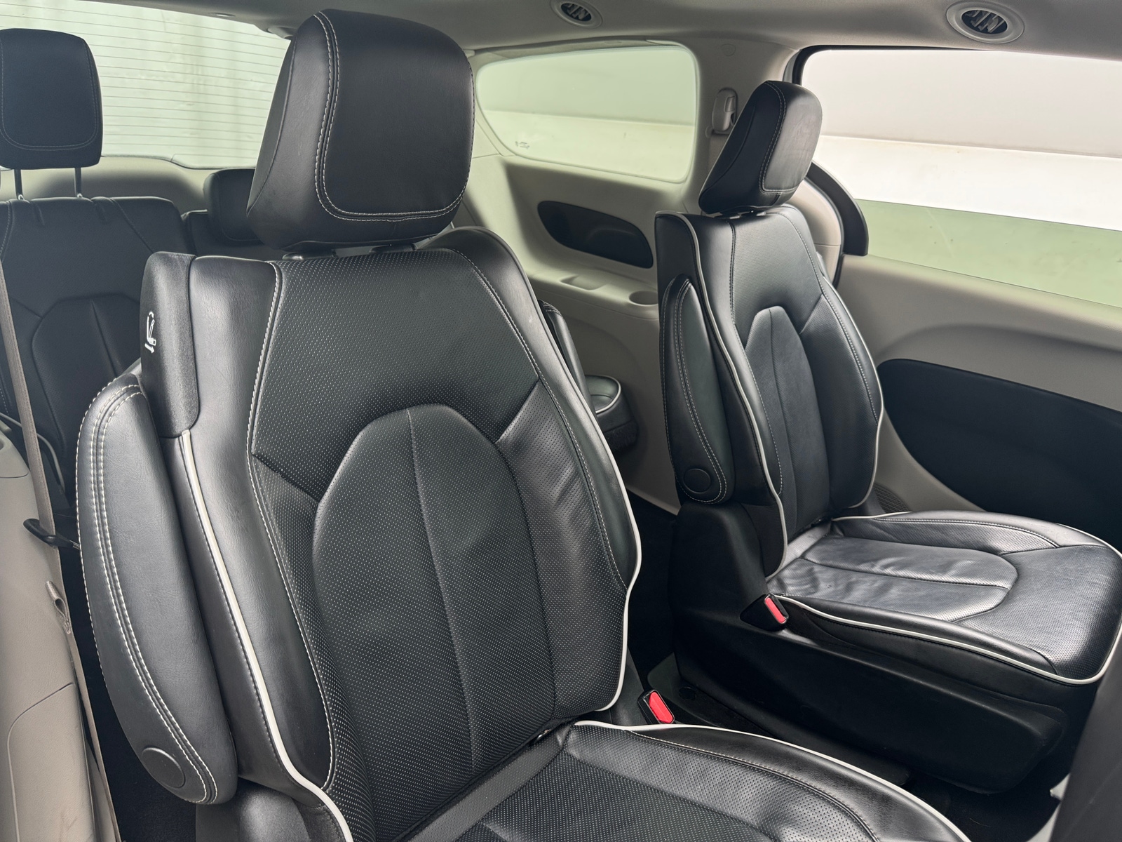 Thumbnail: 2023 Chrysler Pacifica - 5