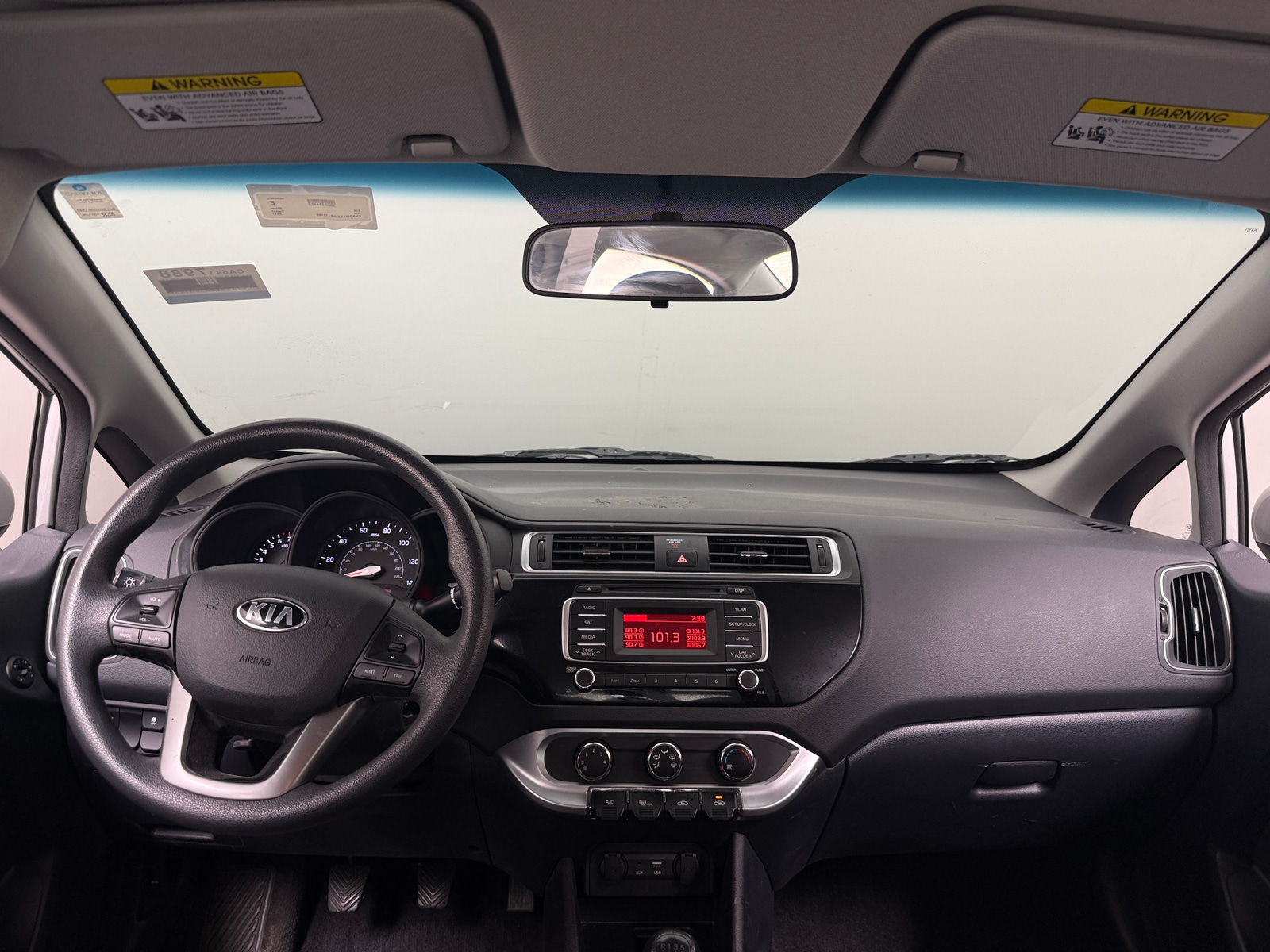 Thumbnail: 2017 Kia Rio - 3