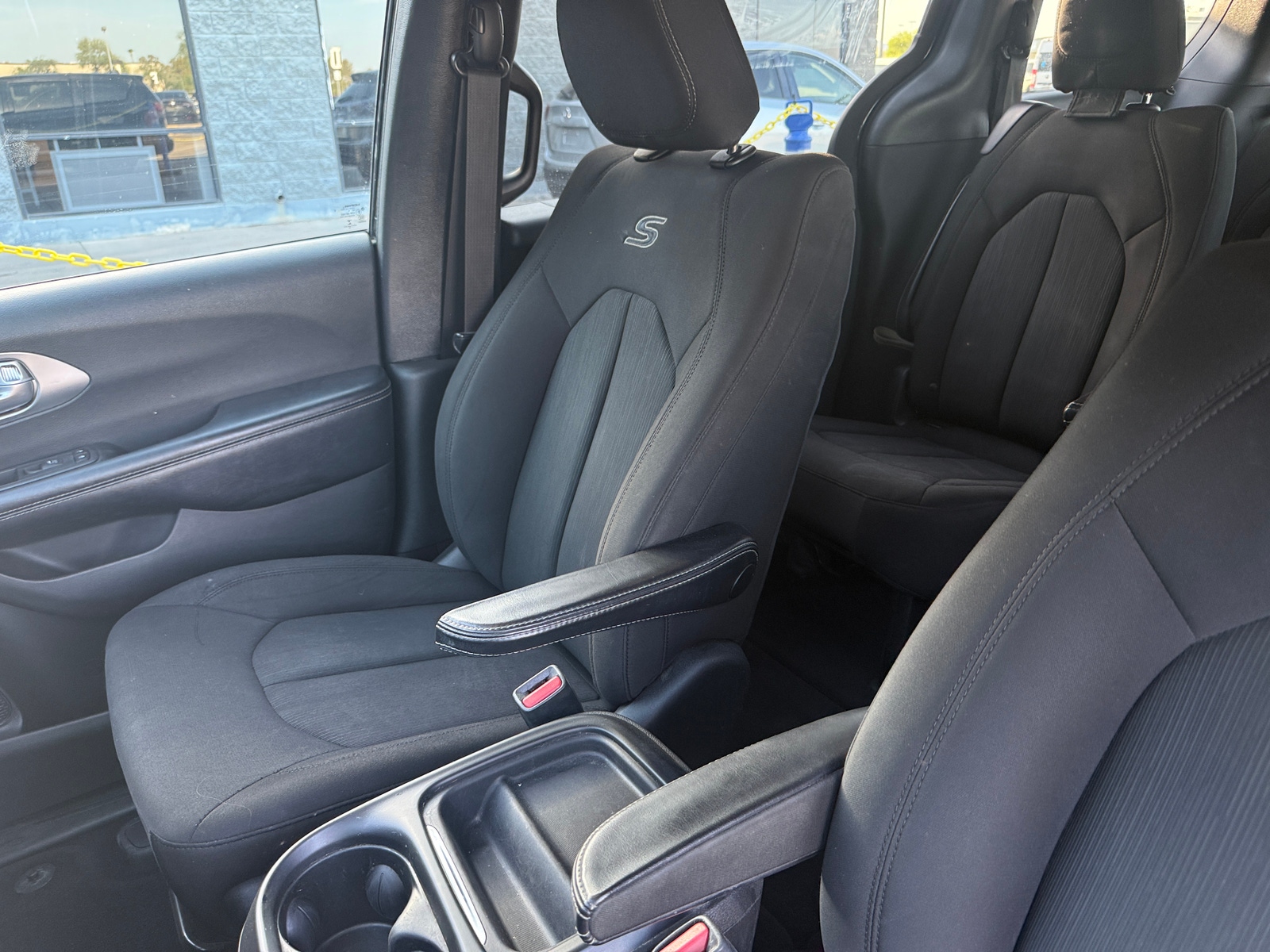 Thumbnail: 2018 Chrysler Pacifica - 2