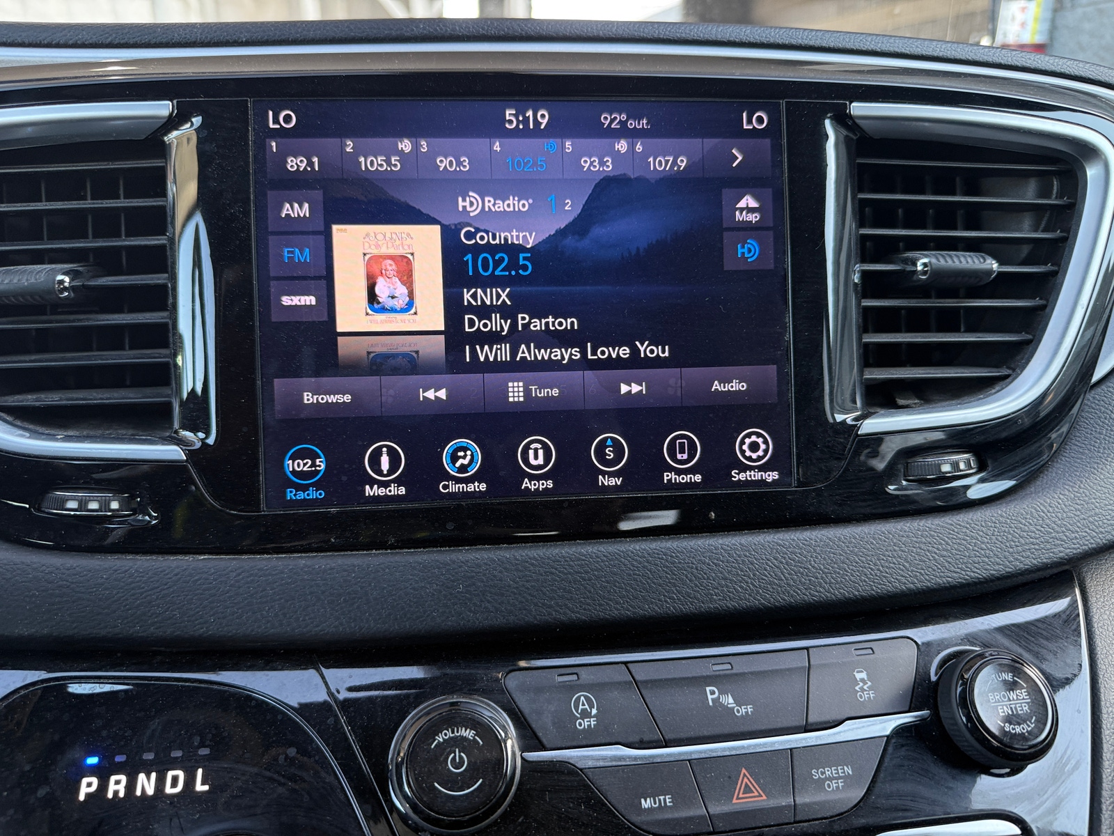 Thumbnail: 2018 Chrysler Pacifica - 4