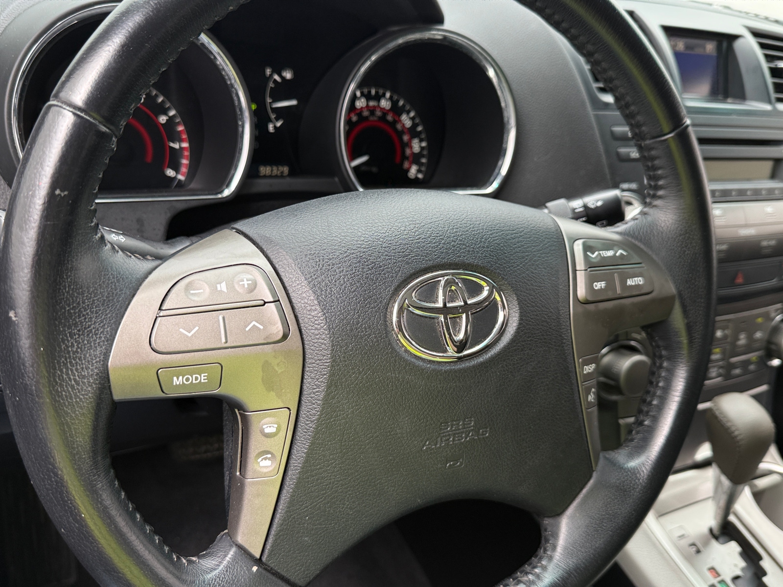 Thumbnail: 2010 Toyota Highlander - 5