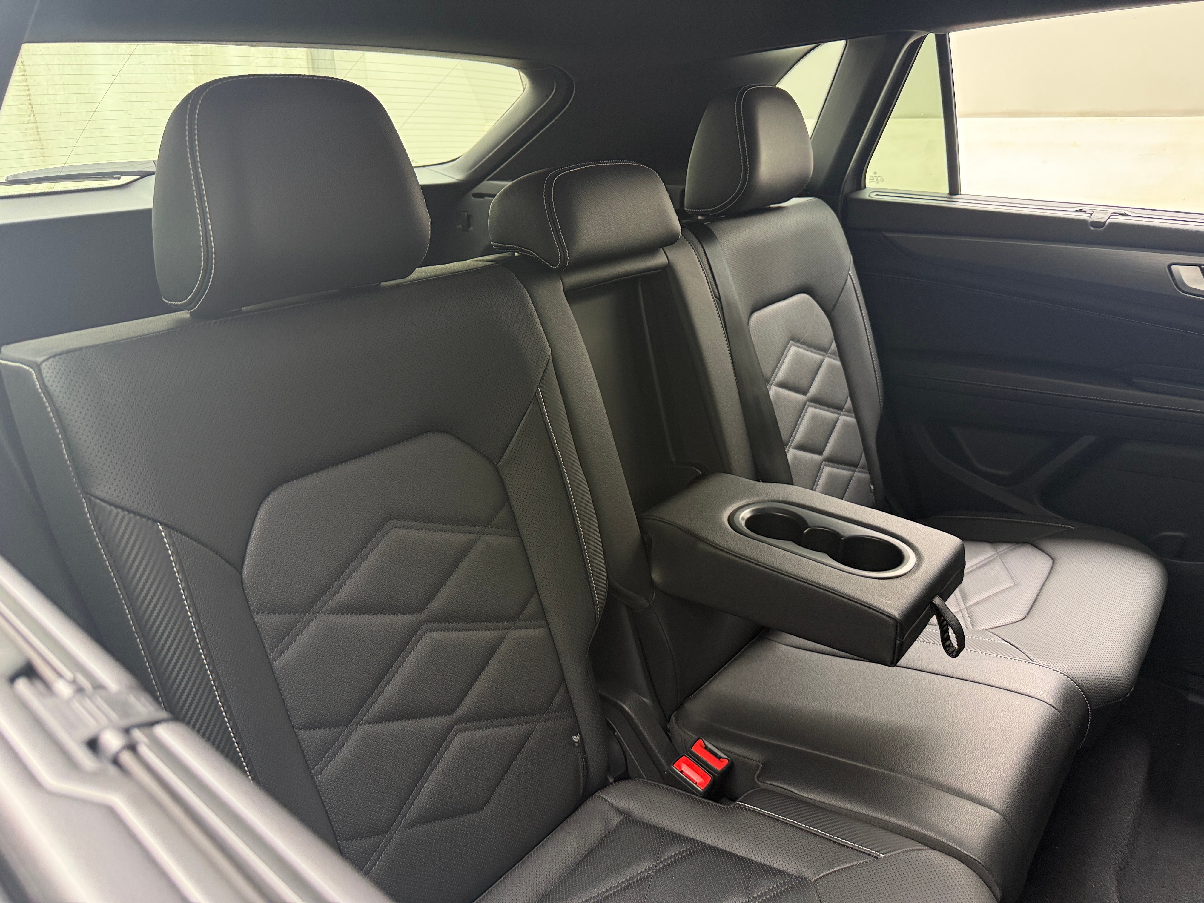 2026 Volkswagen Atlas Cross Sport SE w/Tech
