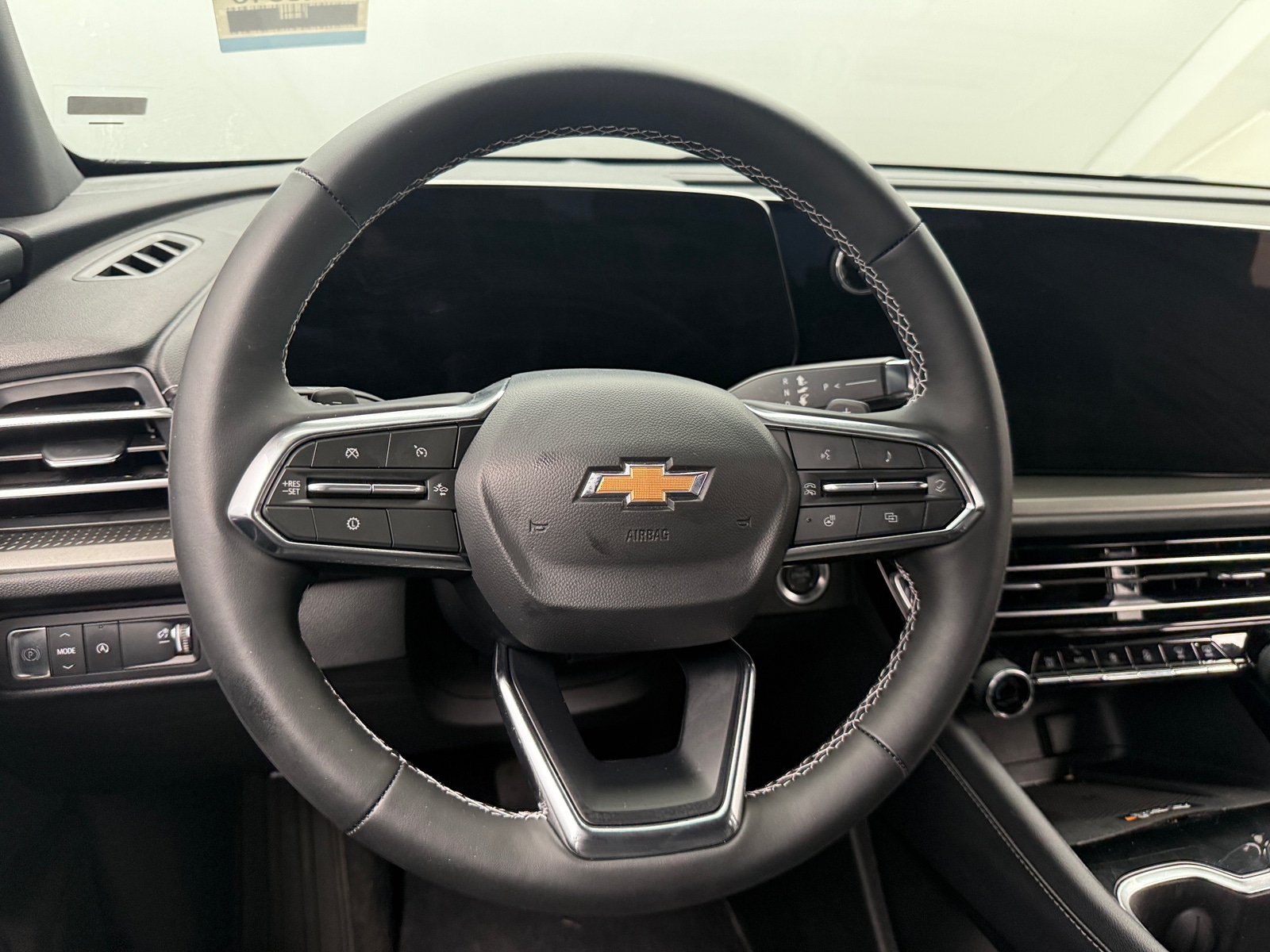 Thumbnail: 2025 Chevrolet Traverse - 4