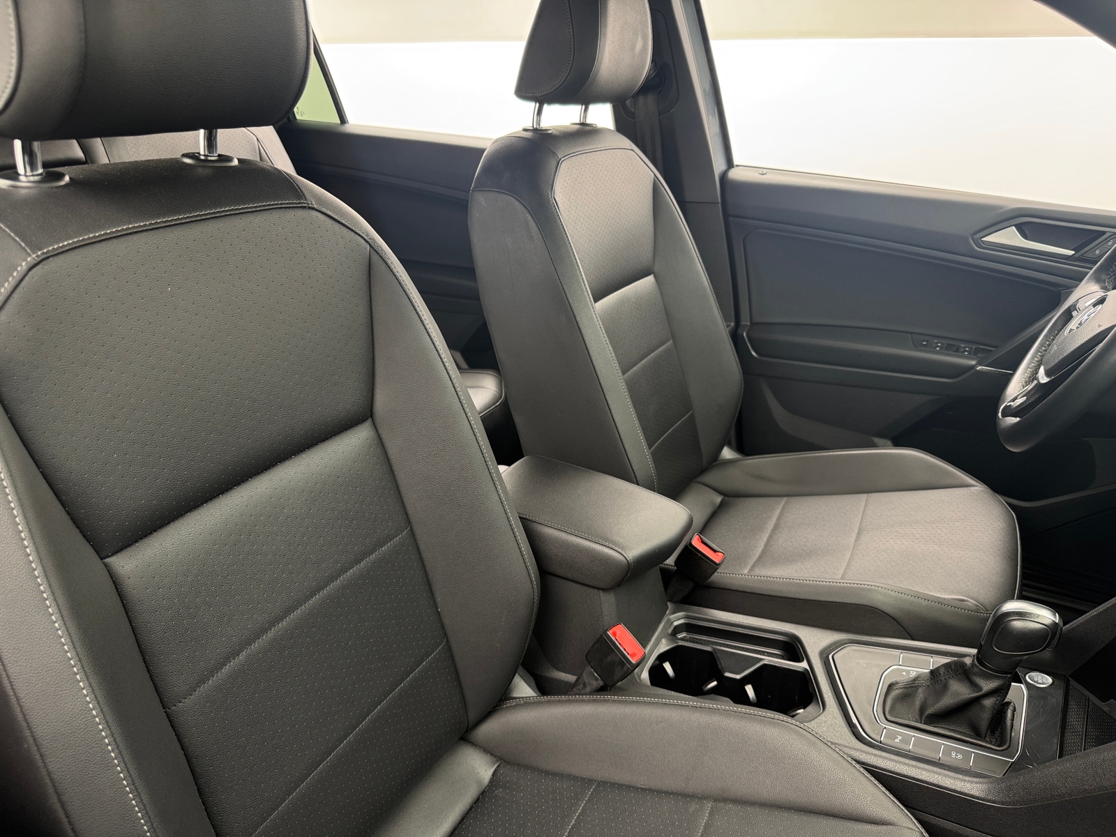 Thumbnail: 2020 Volkswagen Tiguan - 2