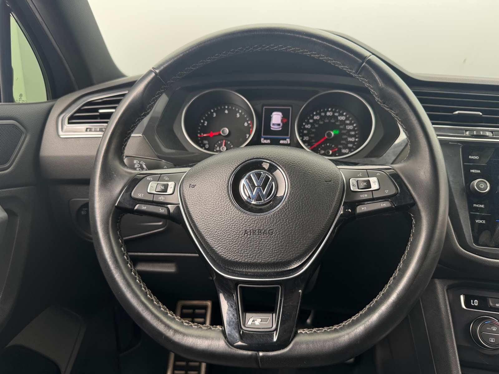 Thumbnail: 2020 Volkswagen Tiguan - 5