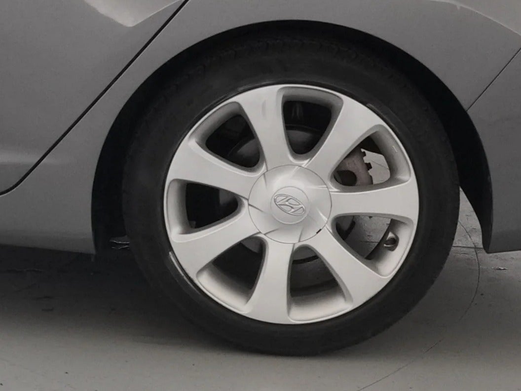 2013 Hyundai Elantra Limited - Photo 18