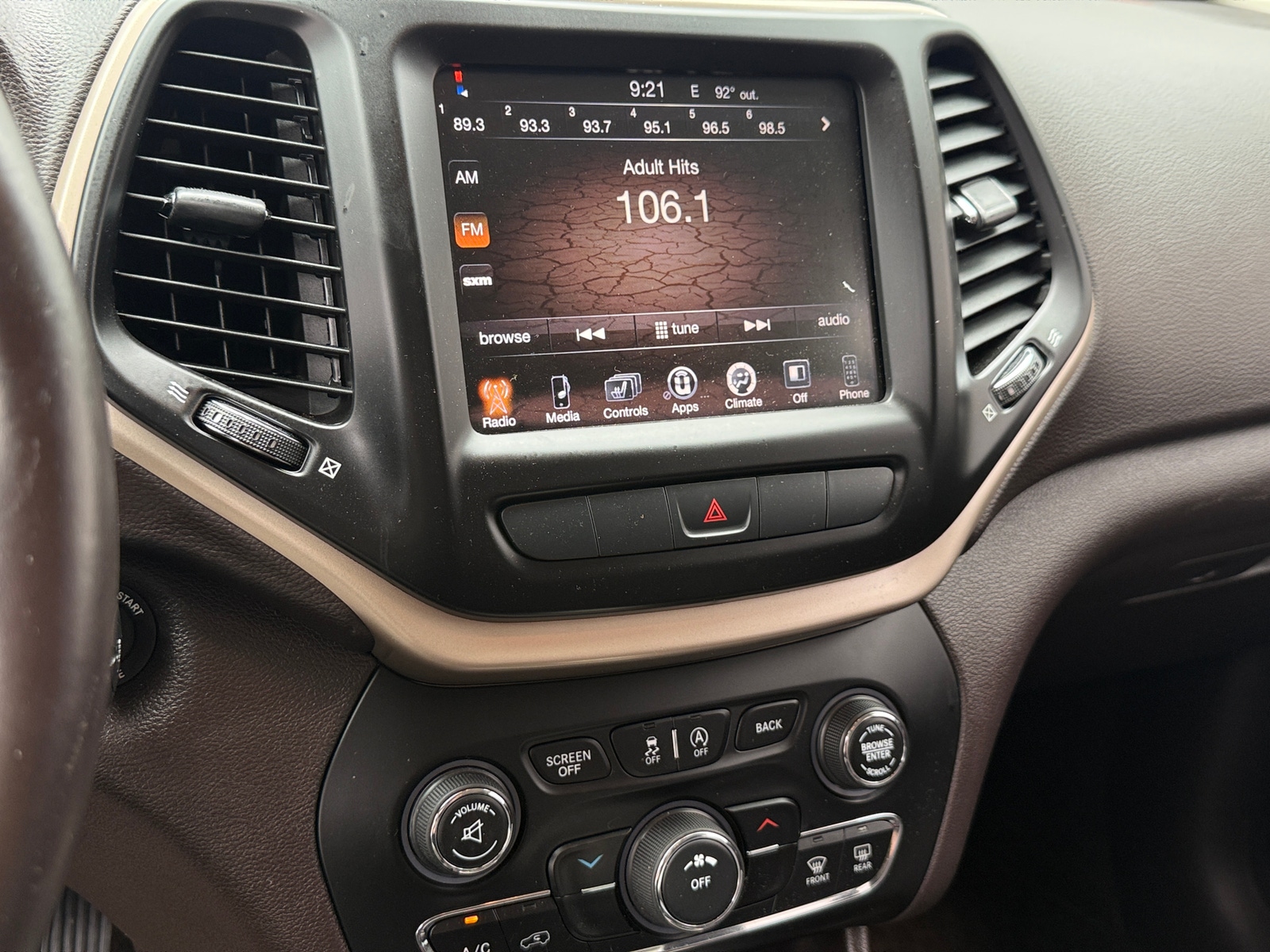 Thumbnail: 2015 Jeep Cherokee - 3