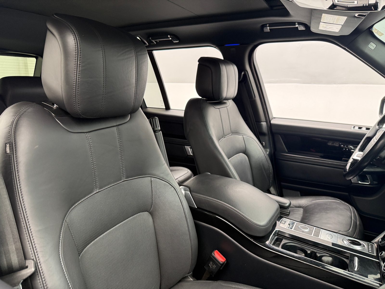 Thumbnail: 2018 Land Rover Range Rover - 2