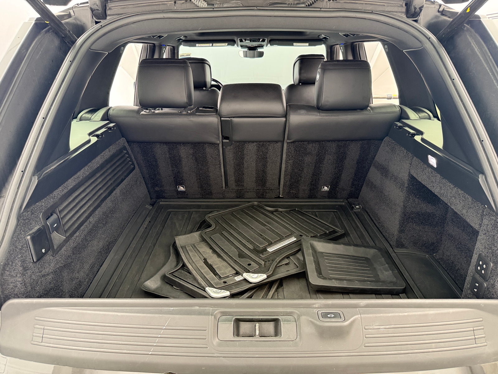 Thumbnail: 2018 Land Rover Range Rover - 7
