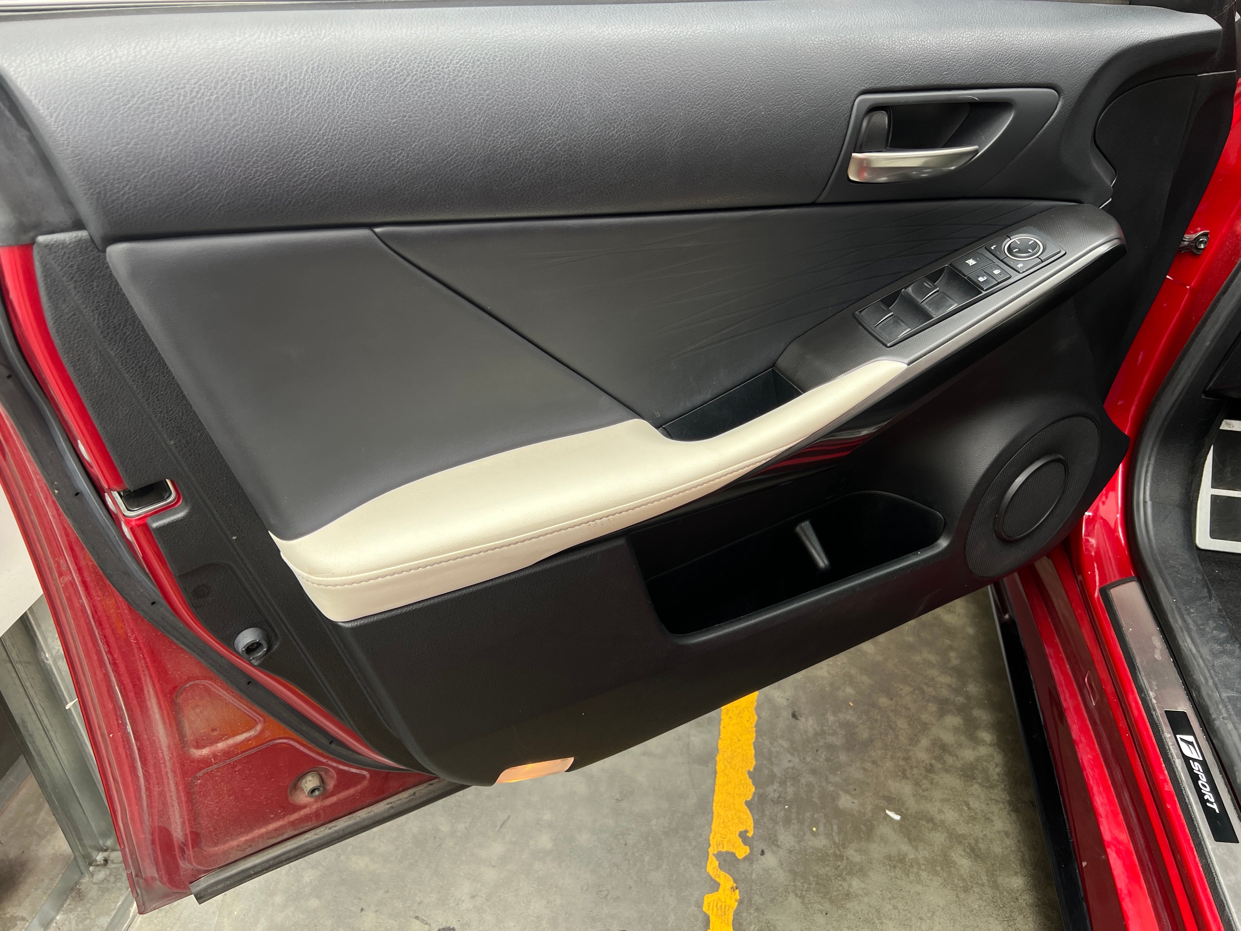2021 Lexus IS