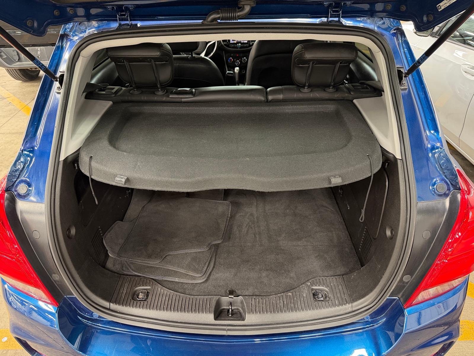 Thumbnail: 2020 Chevrolet Trax - 6