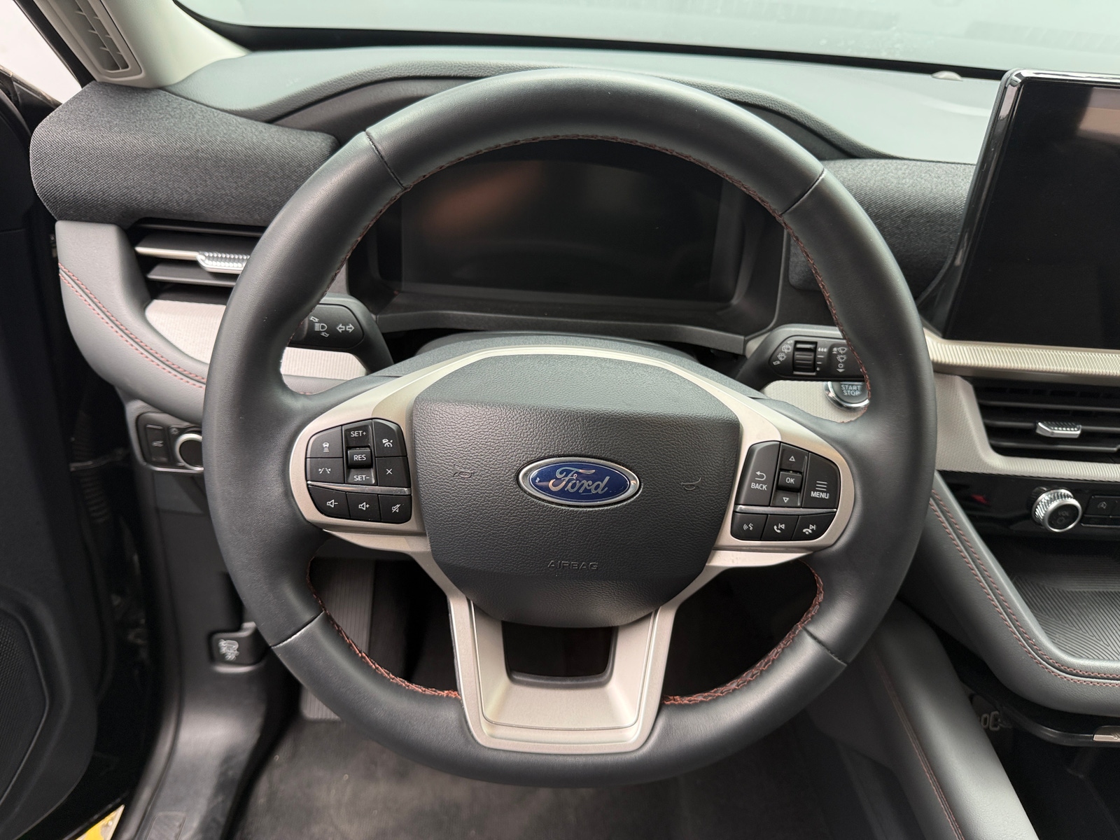 Thumbnail: 2025 Ford Explorer - 5