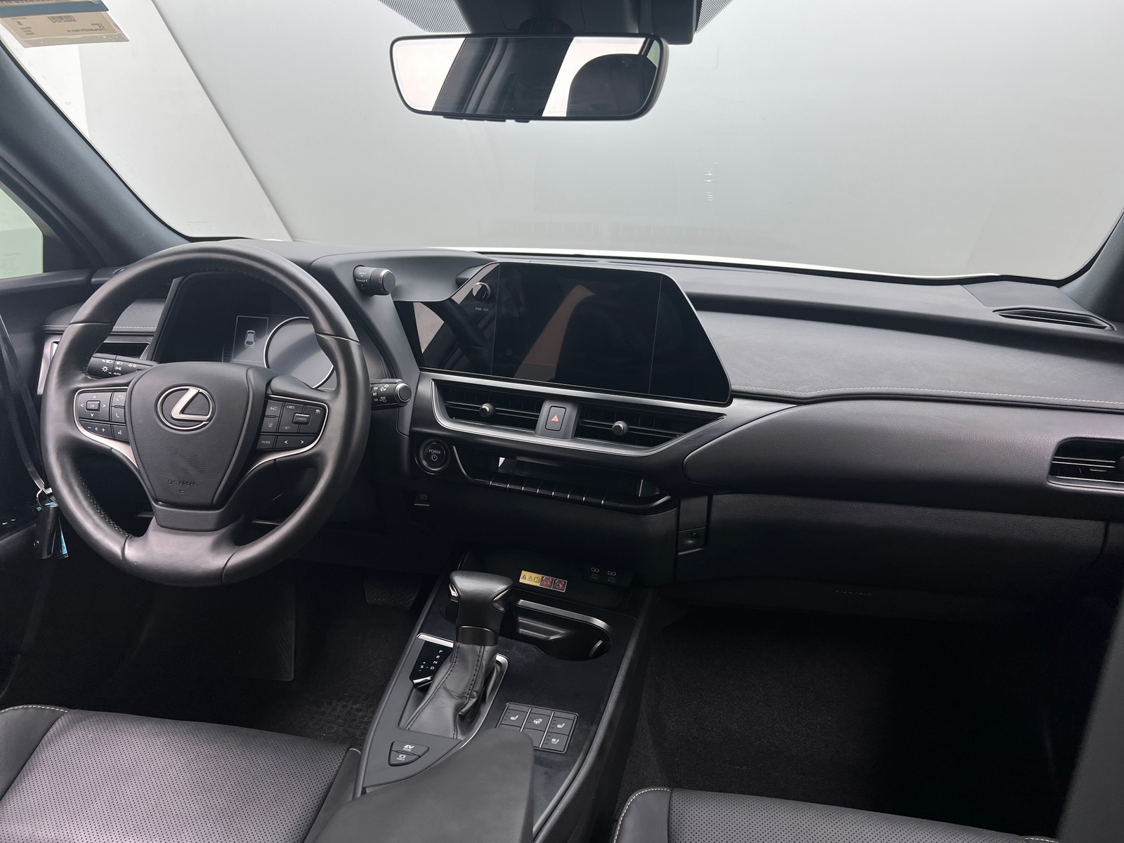 Thumbnail: 2023 Lexus UX - 2