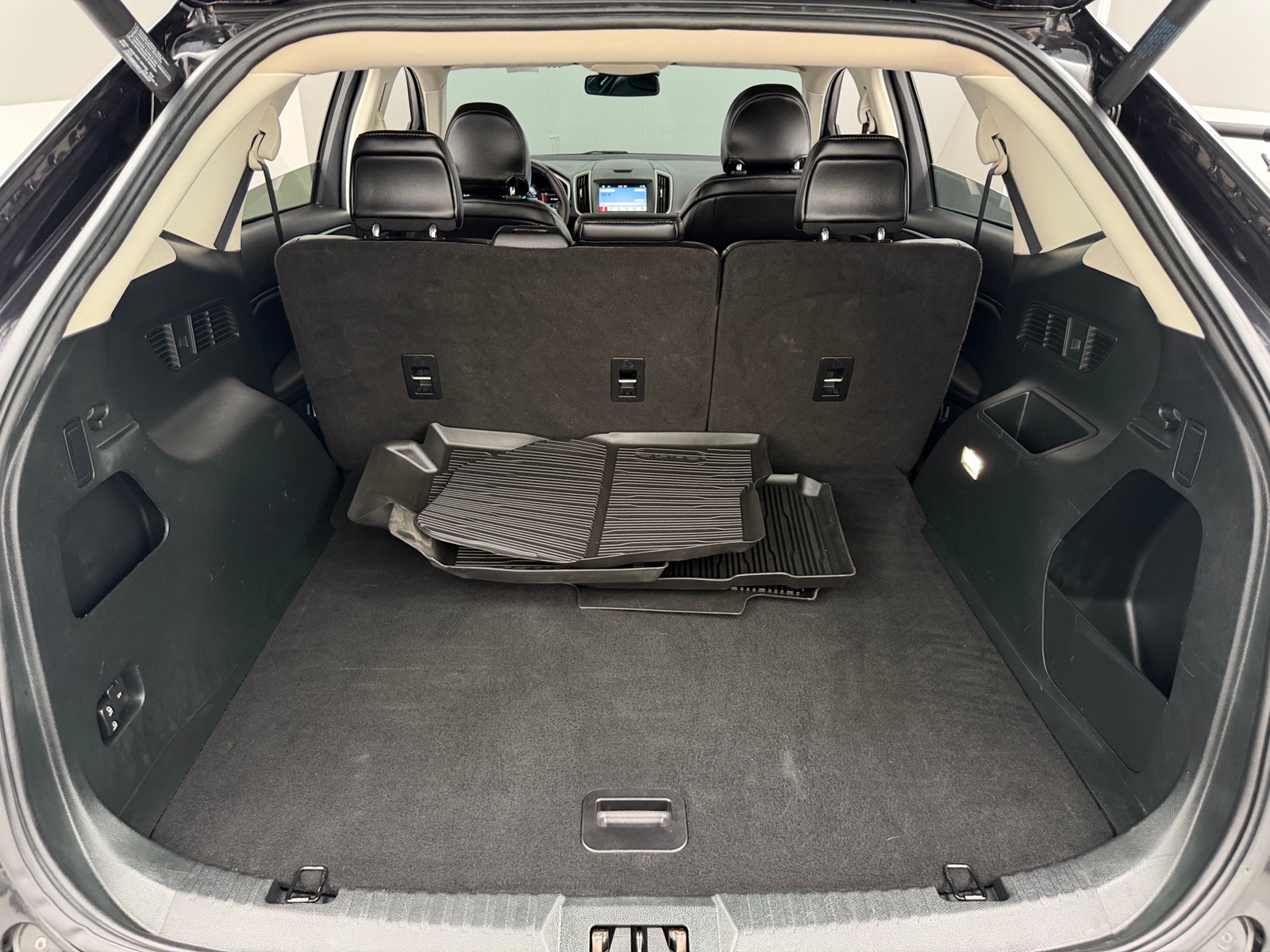 Thumbnail: 2019 Ford Edge - 6