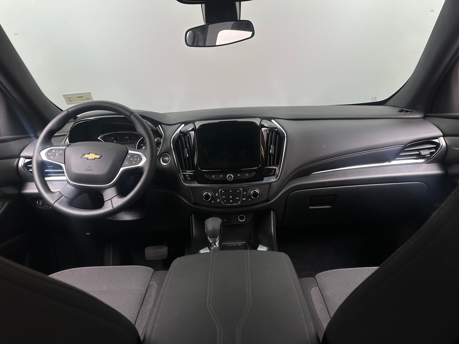 Thumbnail: 2023 Chevrolet Traverse - 3