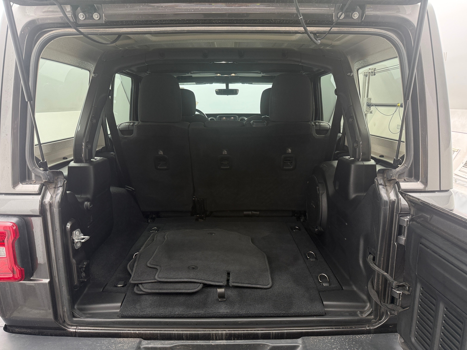 Thumbnail: 2019 Jeep Wrangler - 7