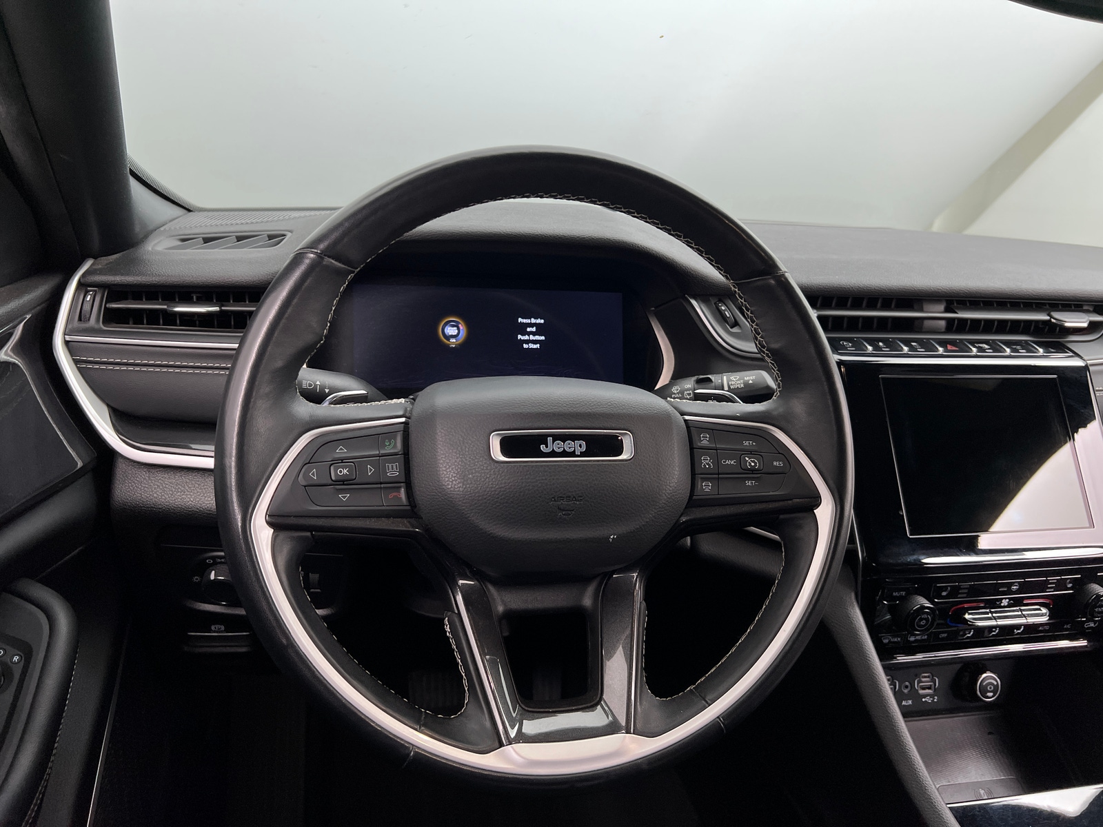 Thumbnail: 2022 Jeep Grand Cherokee L - 4