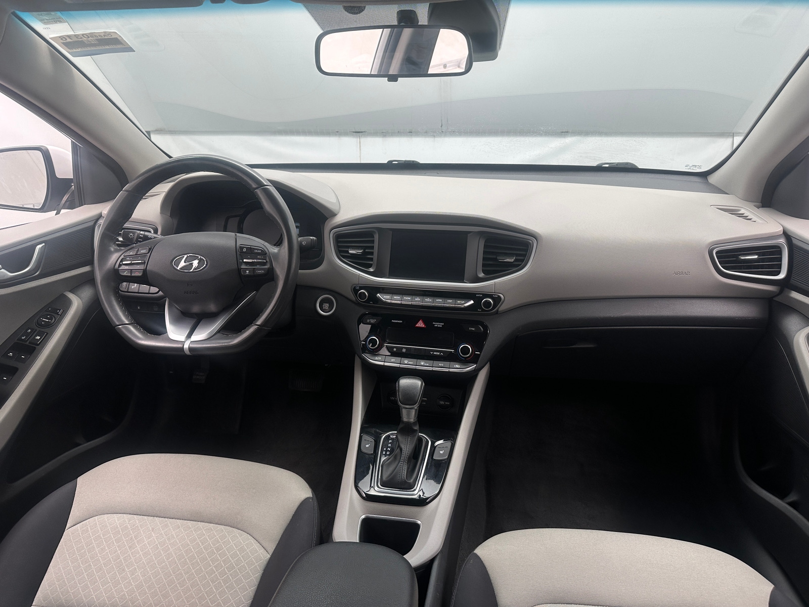 Thumbnail: 2017 Hyundai Ioniq - 3