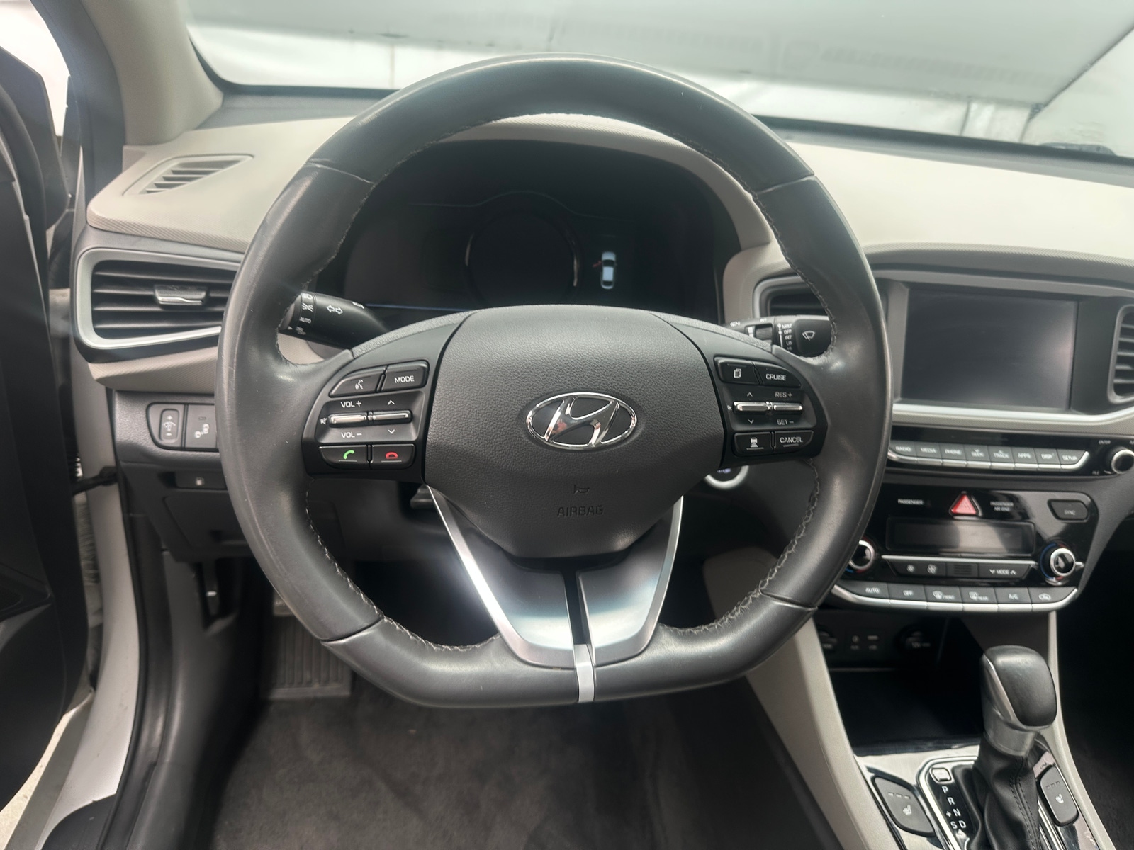 Thumbnail: 2017 Hyundai Ioniq - 5