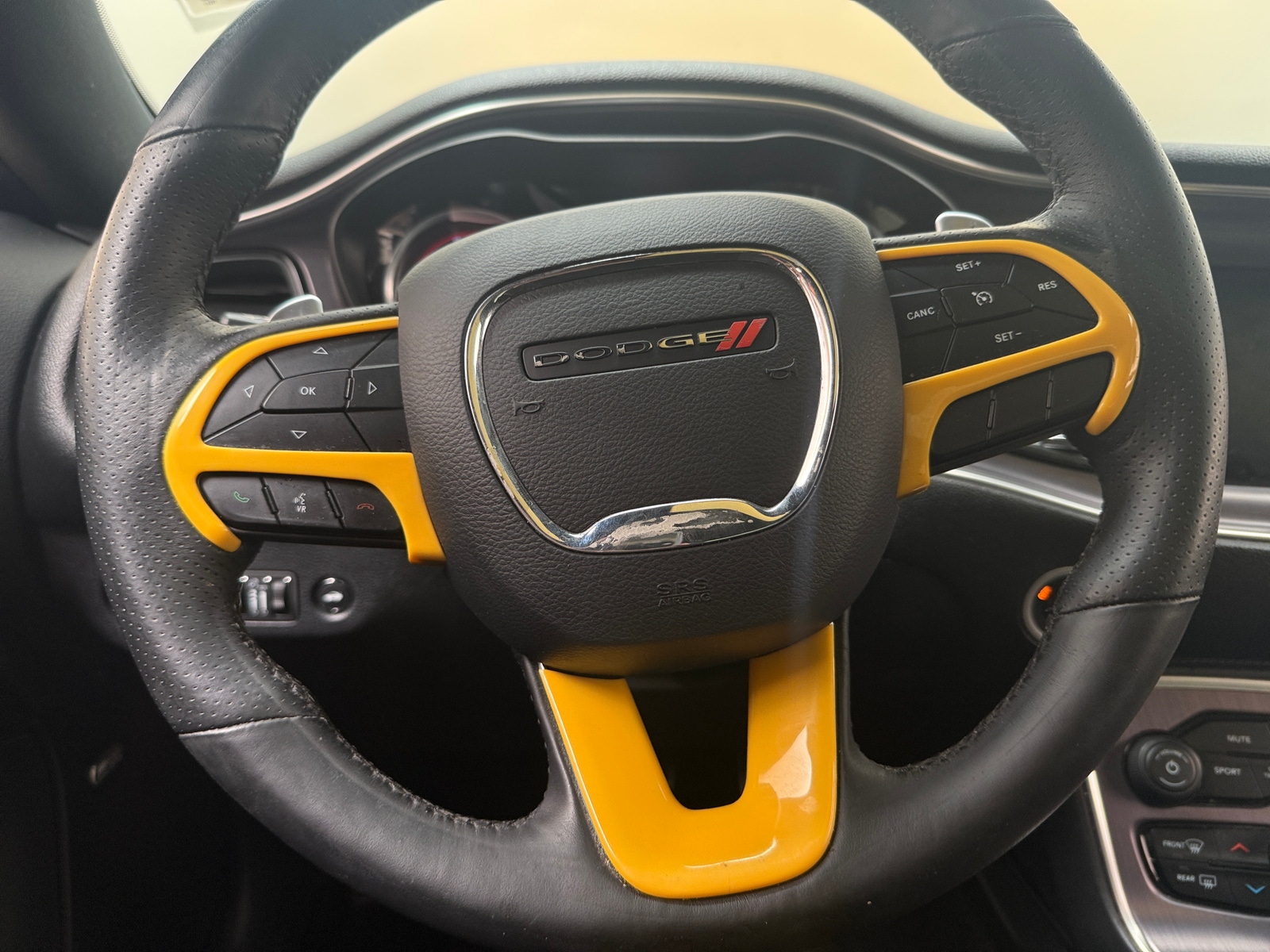 Thumbnail: 2017 Dodge Challenger - 3