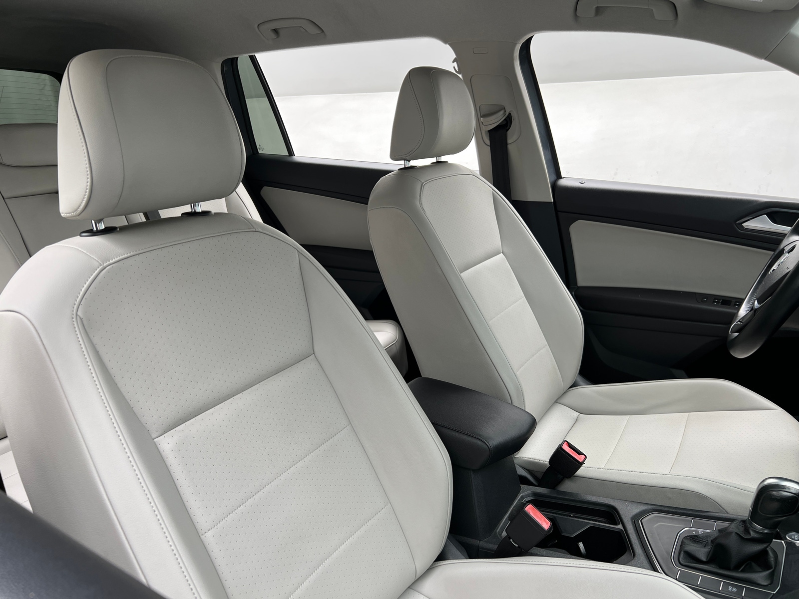 Thumbnail: 2018 Volkswagen Tiguan - 2