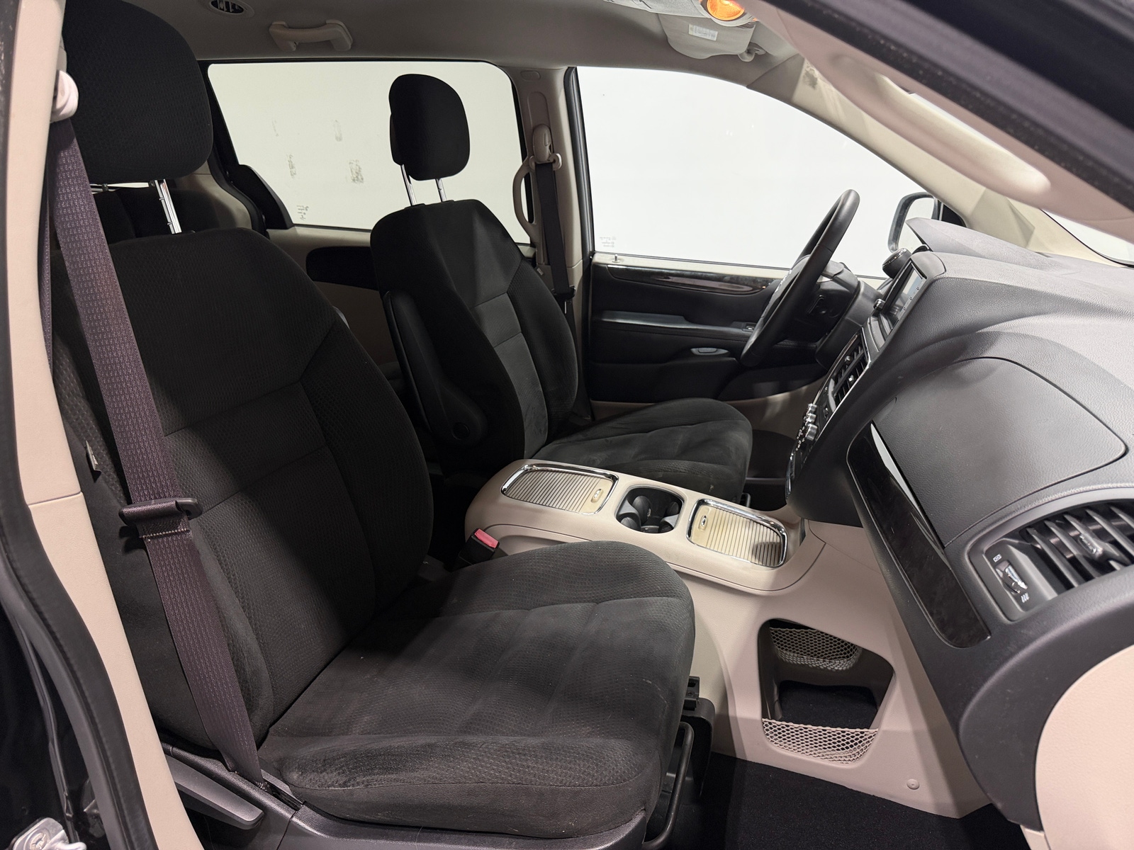 Thumbnail: 2015 Dodge Grand Caravan - 2