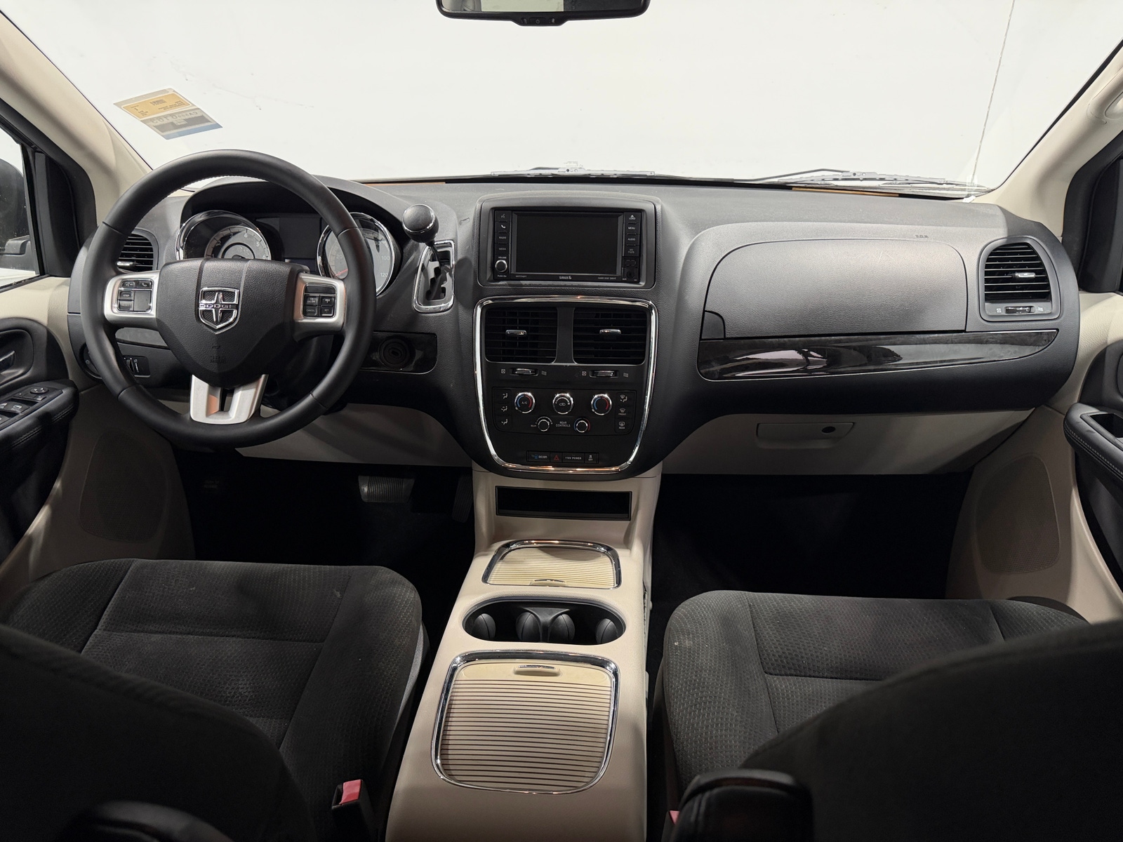Thumbnail: 2015 Dodge Grand Caravan - 3
