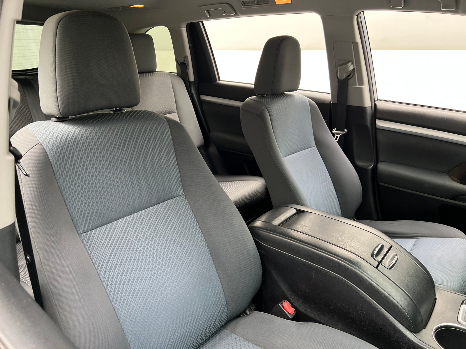 Thumbnail: 2018 Toyota Highlander - 2