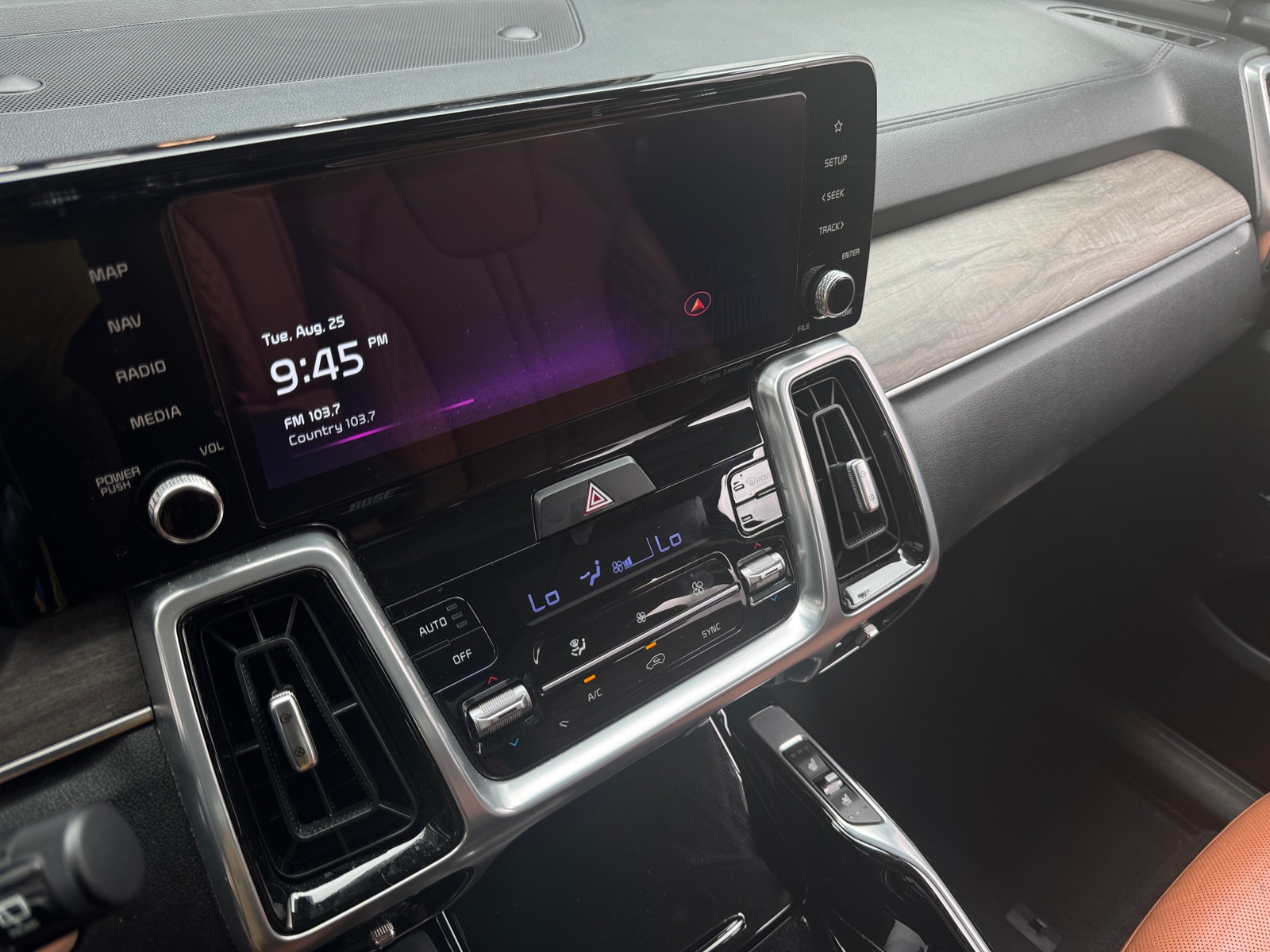 Thumbnail: 2023 Kia Sorento - 3