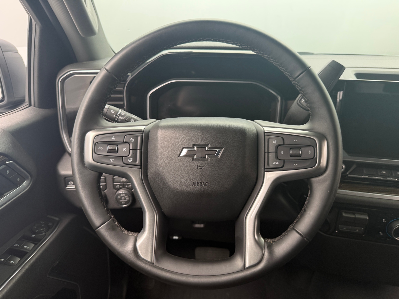 Thumbnail: 2026 Chevrolet Silverado 1500 - 5