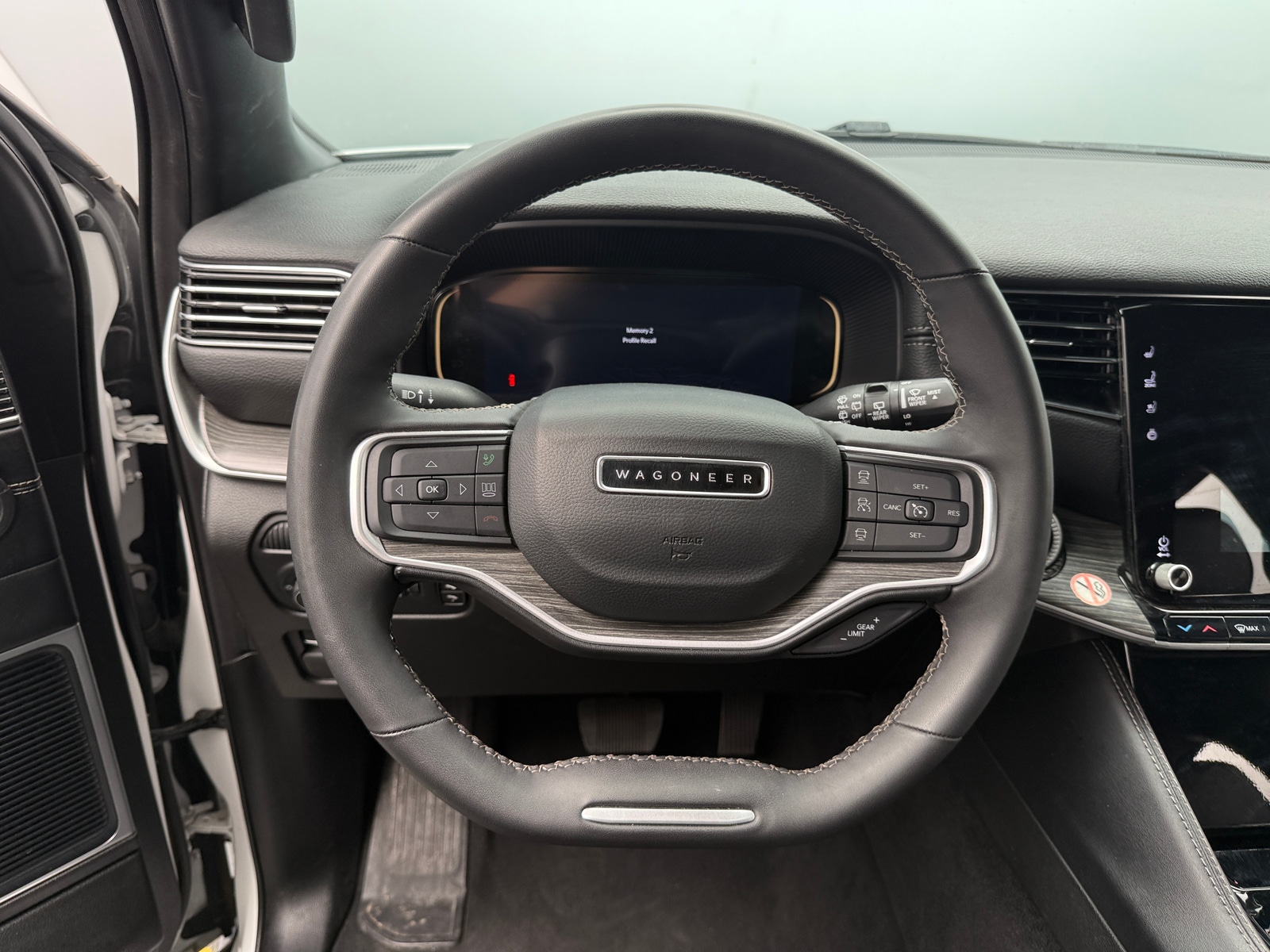 Thumbnail: 2024 Jeep Wagoneer - 4
