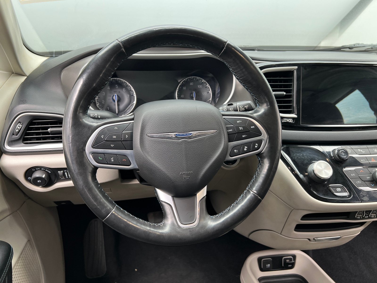 Thumbnail: 2021 Chrysler Pacifica - 4