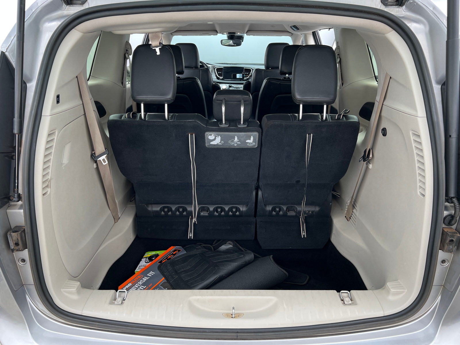 Thumbnail: 2021 Chrysler Pacifica - 6