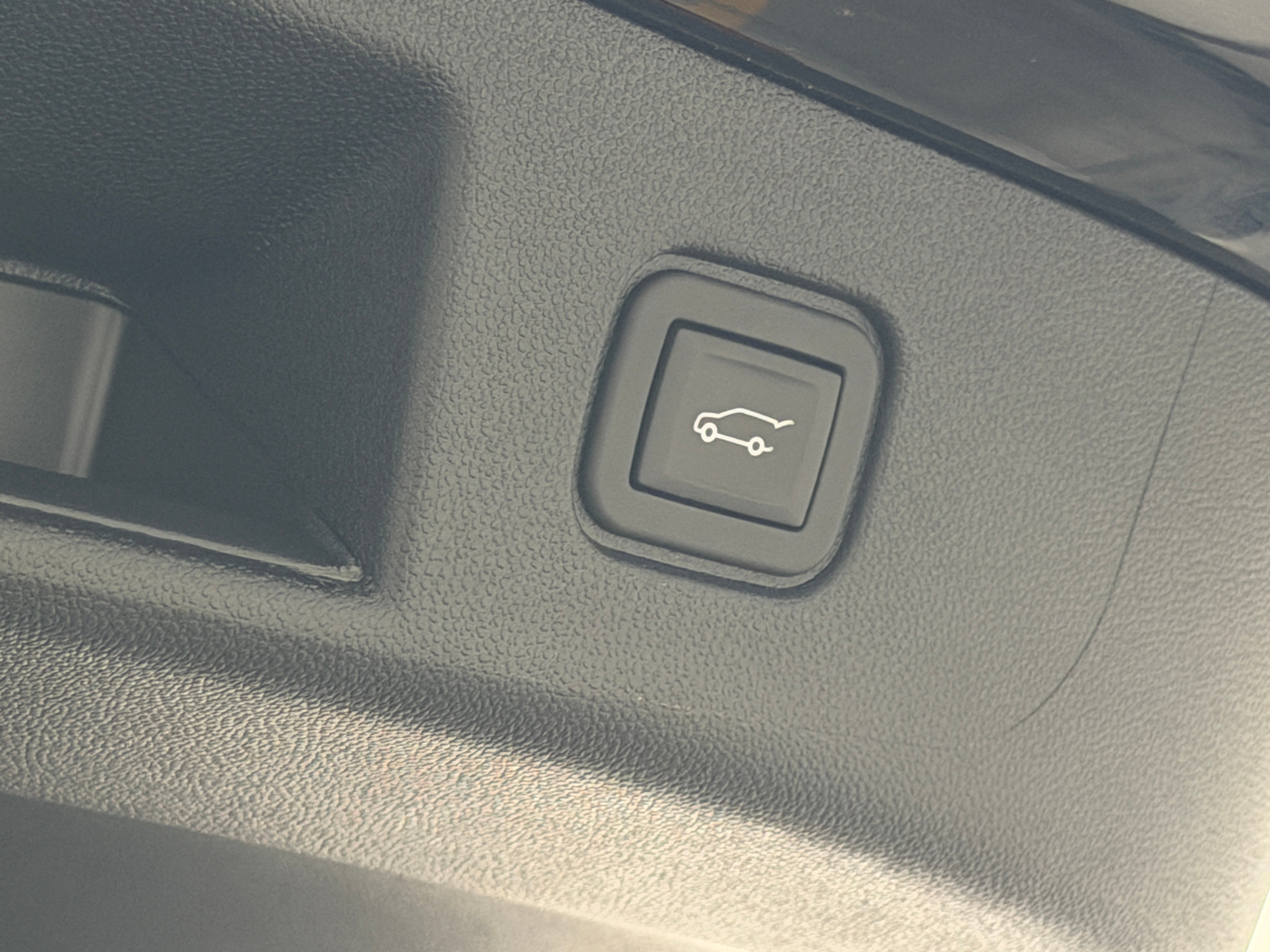 Used 2024 Chevrolet Blazer EV RS with VIN 3GNKDCRJ0RS275925 for sale in Auburn, WA