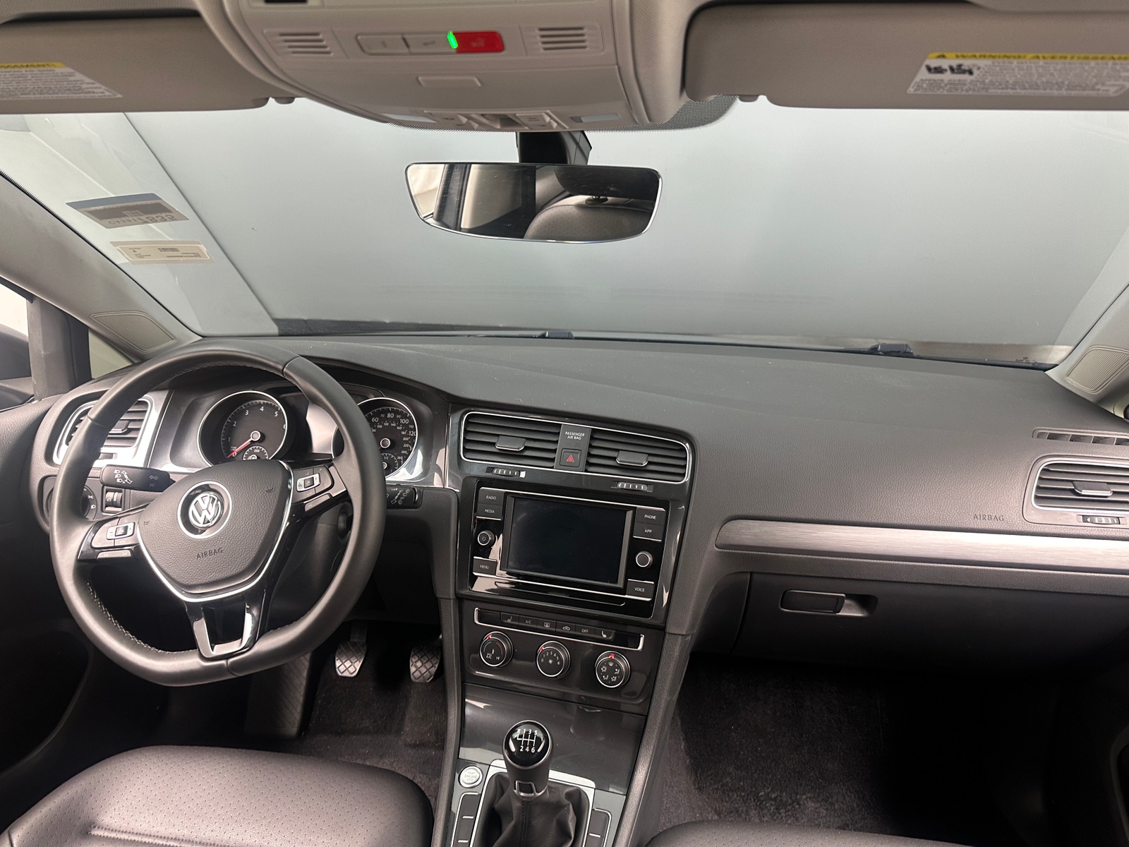 Thumbnail: 2021 Volkswagen Golf - 2