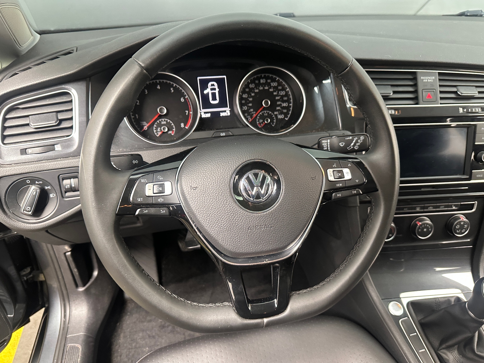 Thumbnail: 2021 Volkswagen Golf - 4
