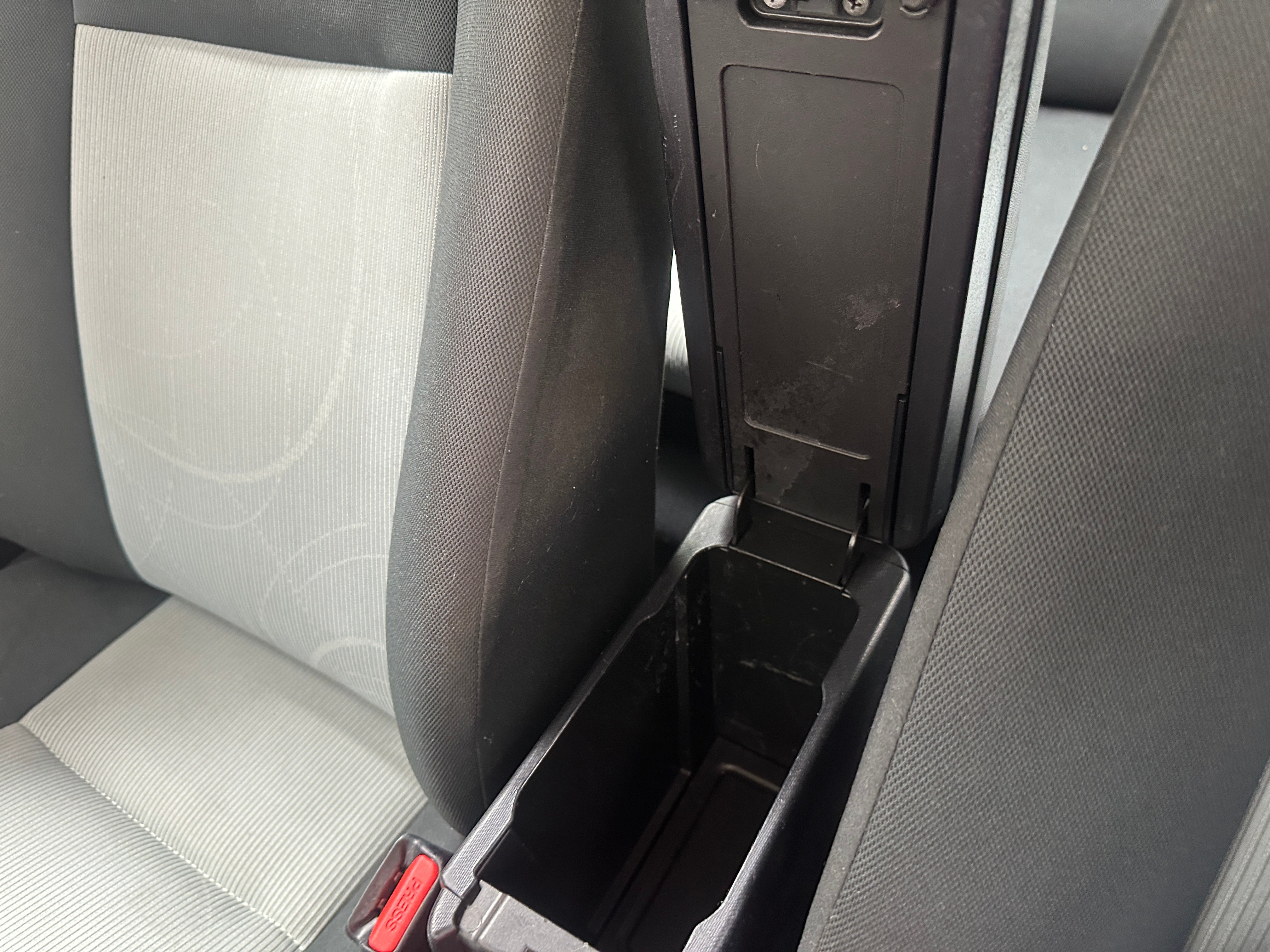 2014 Toyota Prius c Two - Photo 11