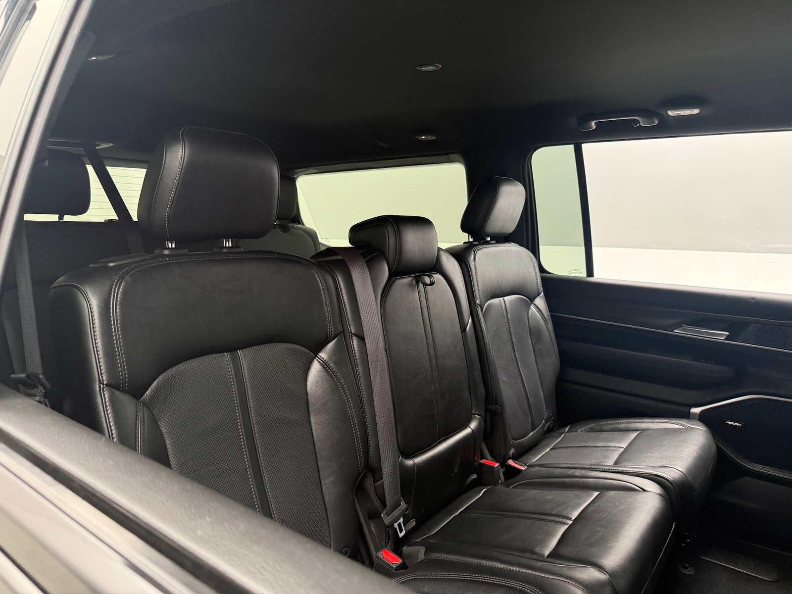 Thumbnail: 2024 Jeep Wagoneer - 5