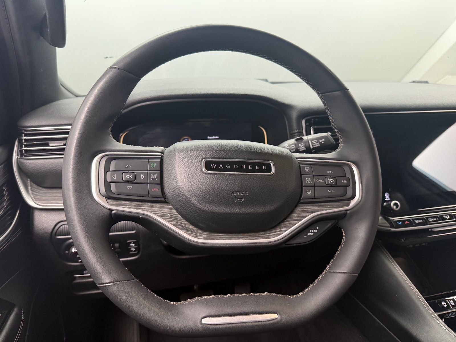 Thumbnail: 2024 Jeep Wagoneer - 4