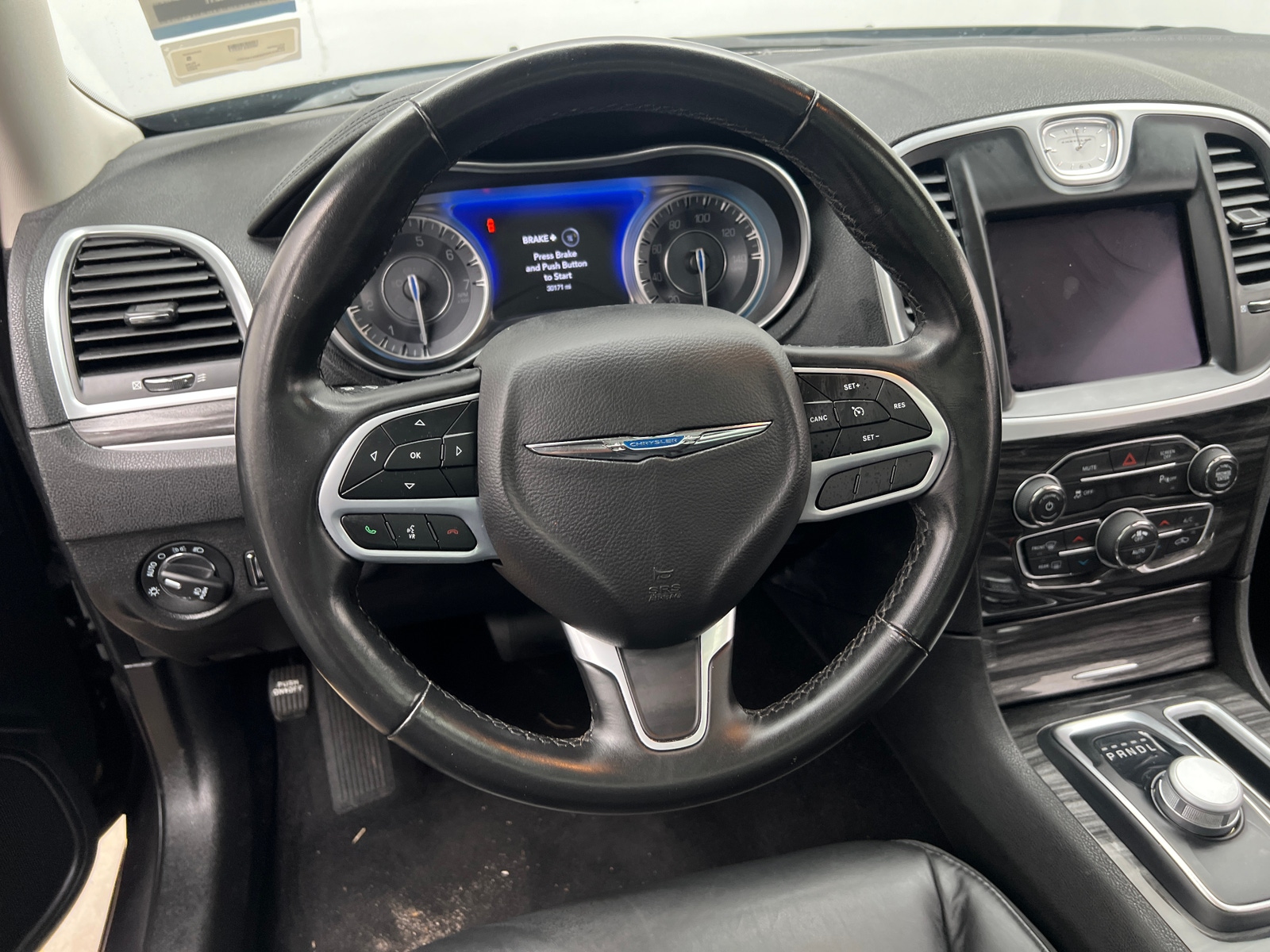 Thumbnail: 2022 Chrysler 300 - 4